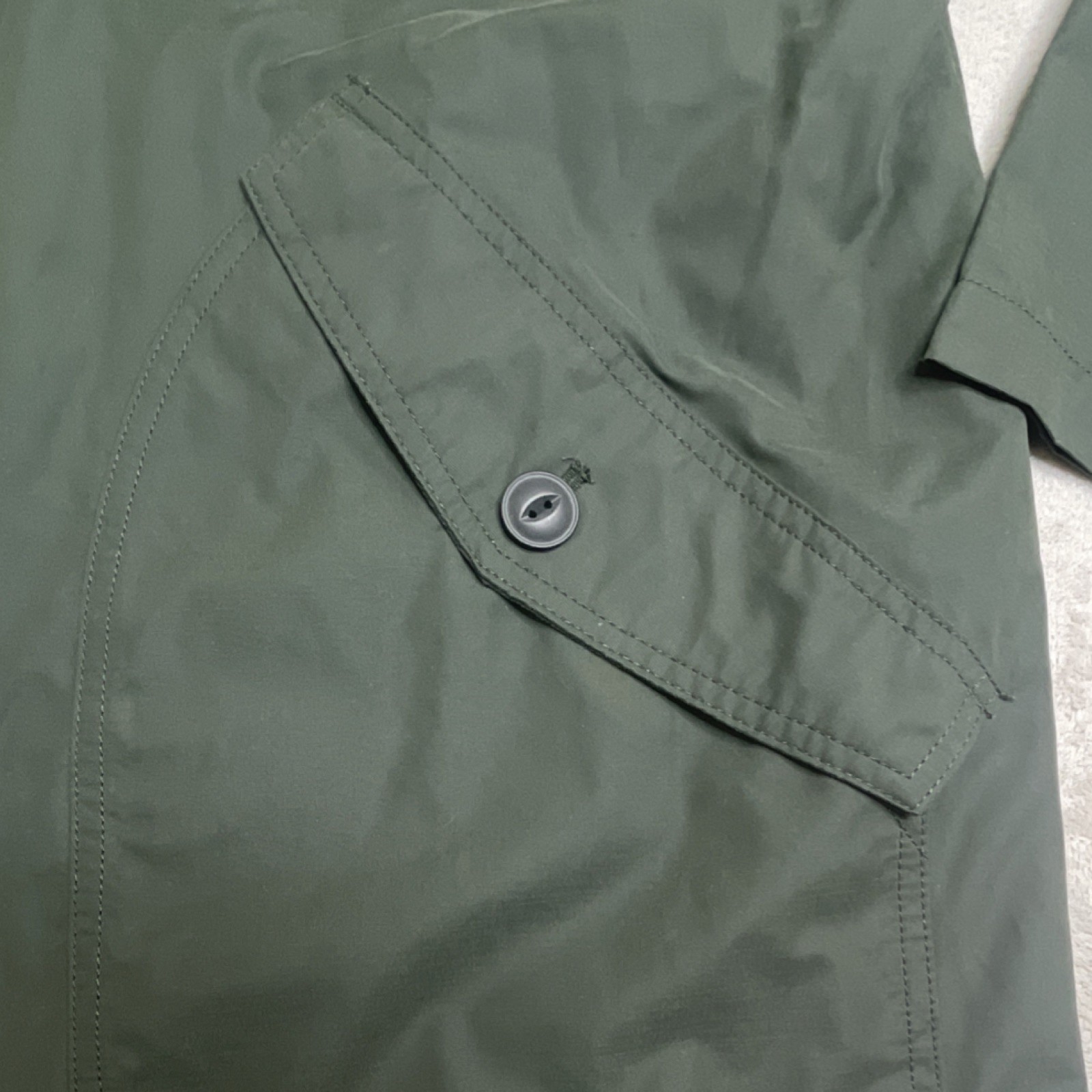 Banana Republic Men’s Green Hooded Rain Jacket Zip Button Drawstring Pockets (L)