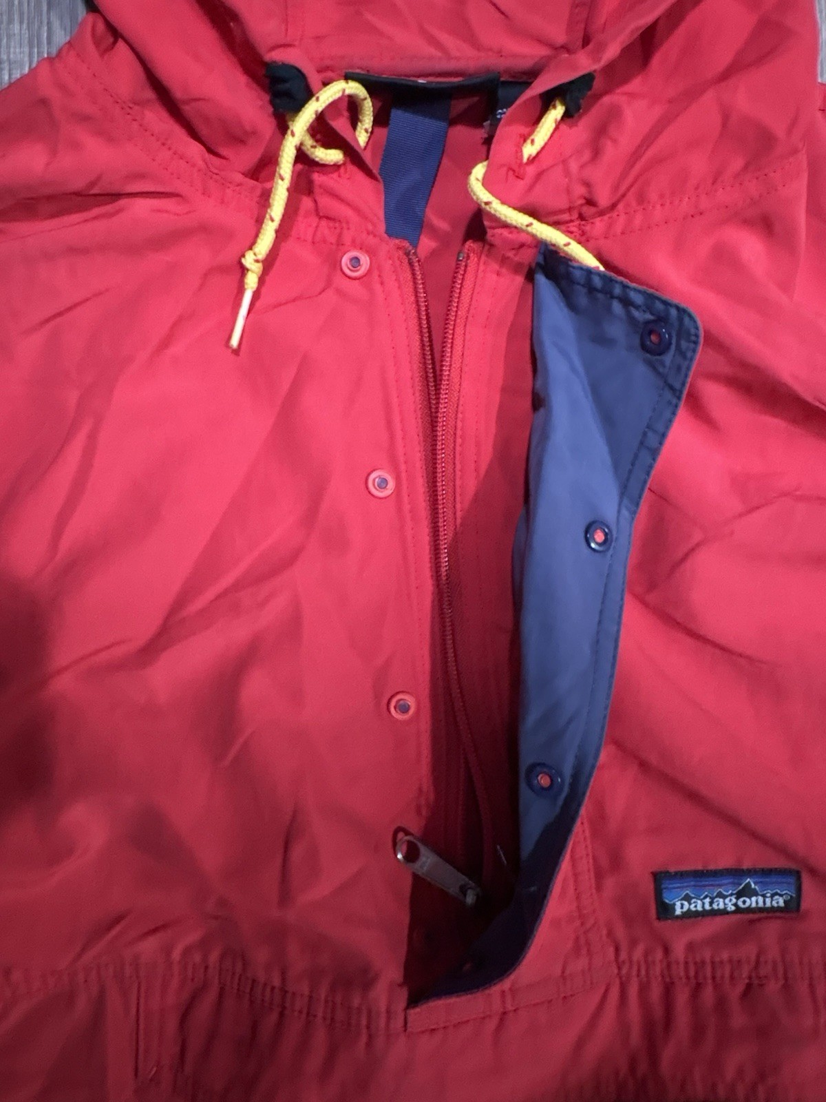Patagonia Men’s Red Hooded Anorak Jacket Pullover Half Zip Size M 85210