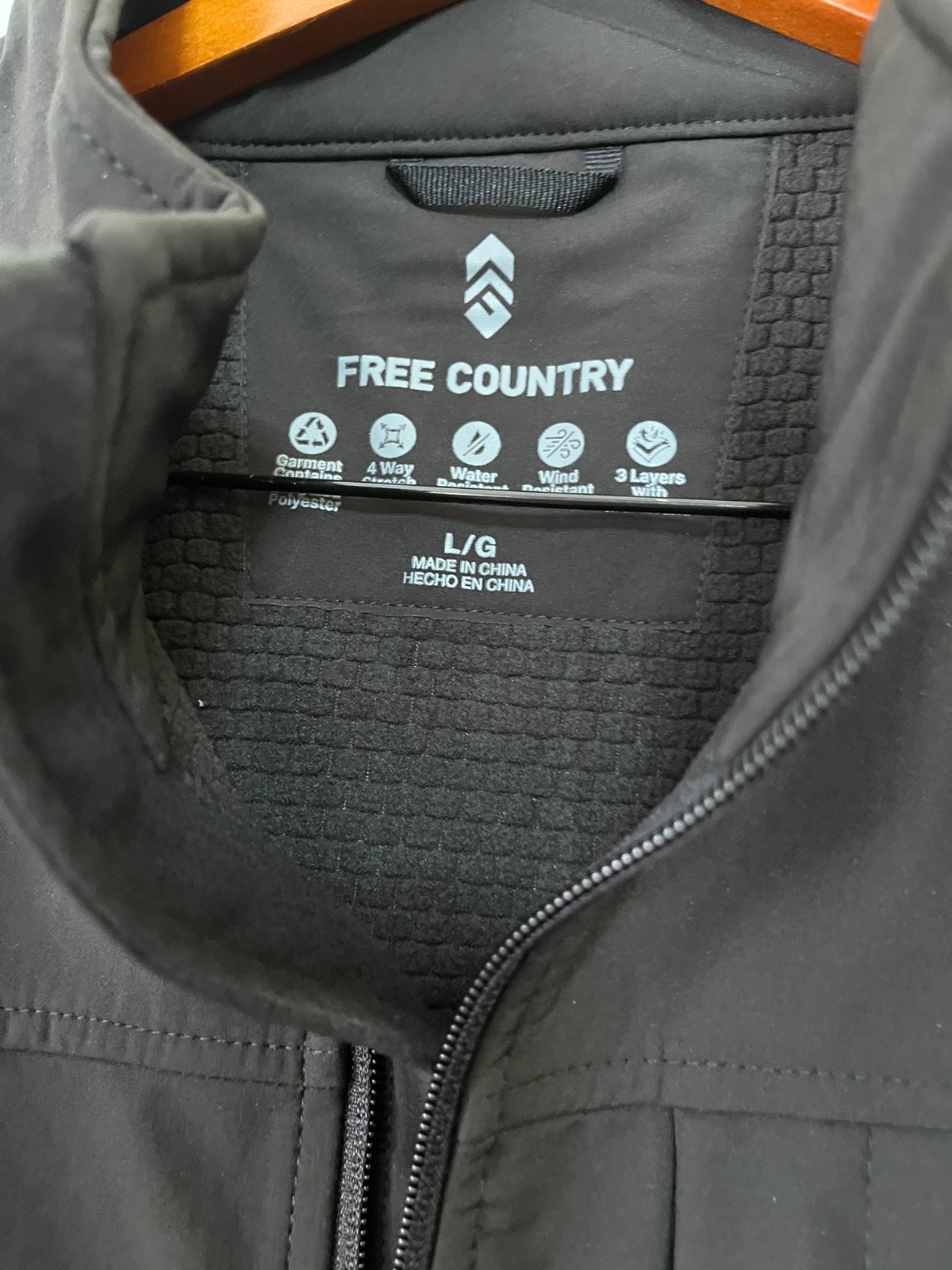 Free Country Men’s 3-Layer Bonded Fabric Wind/Water Resistant Softshell Jacket B