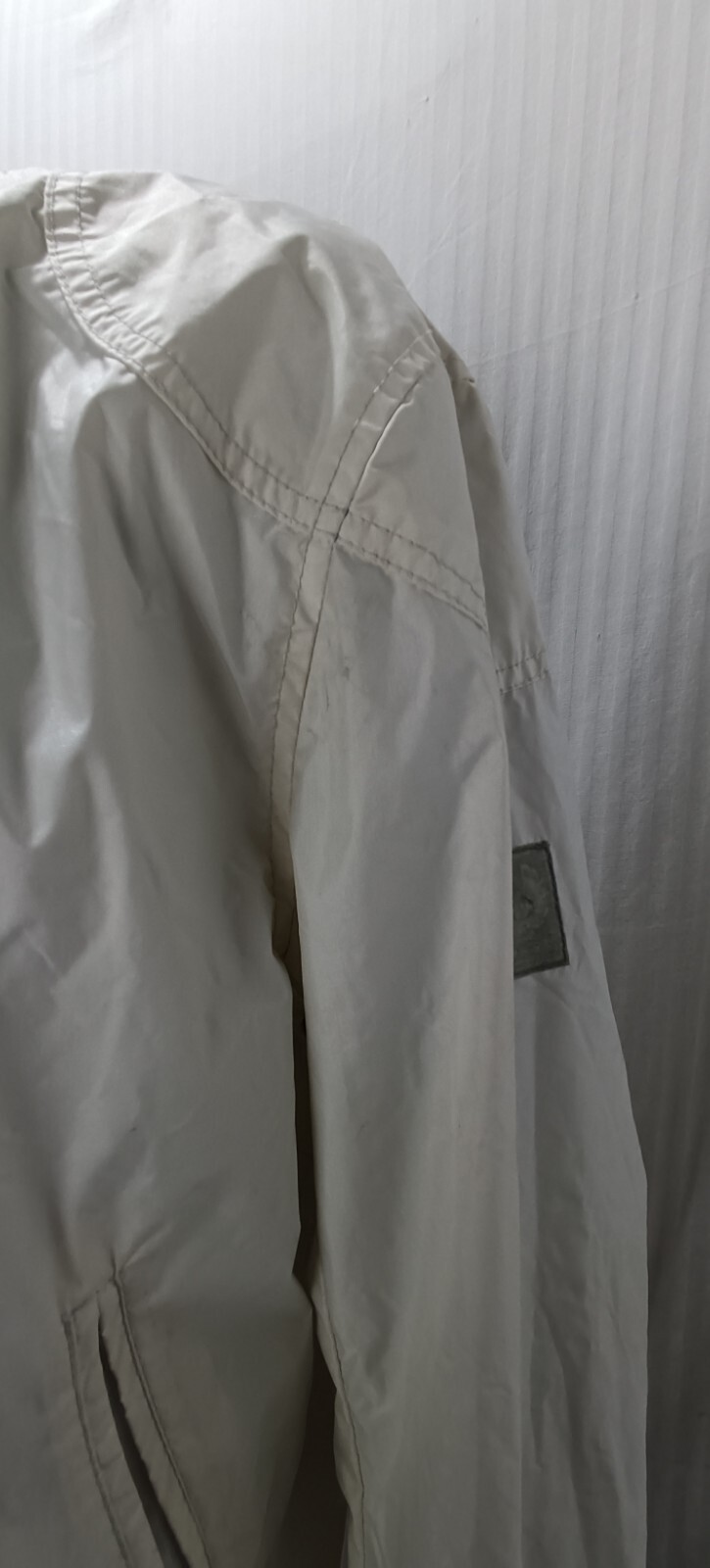 Item d3235 Men’s Belstaff Jacket White/Grey, Size XL, Polyester, Underarm