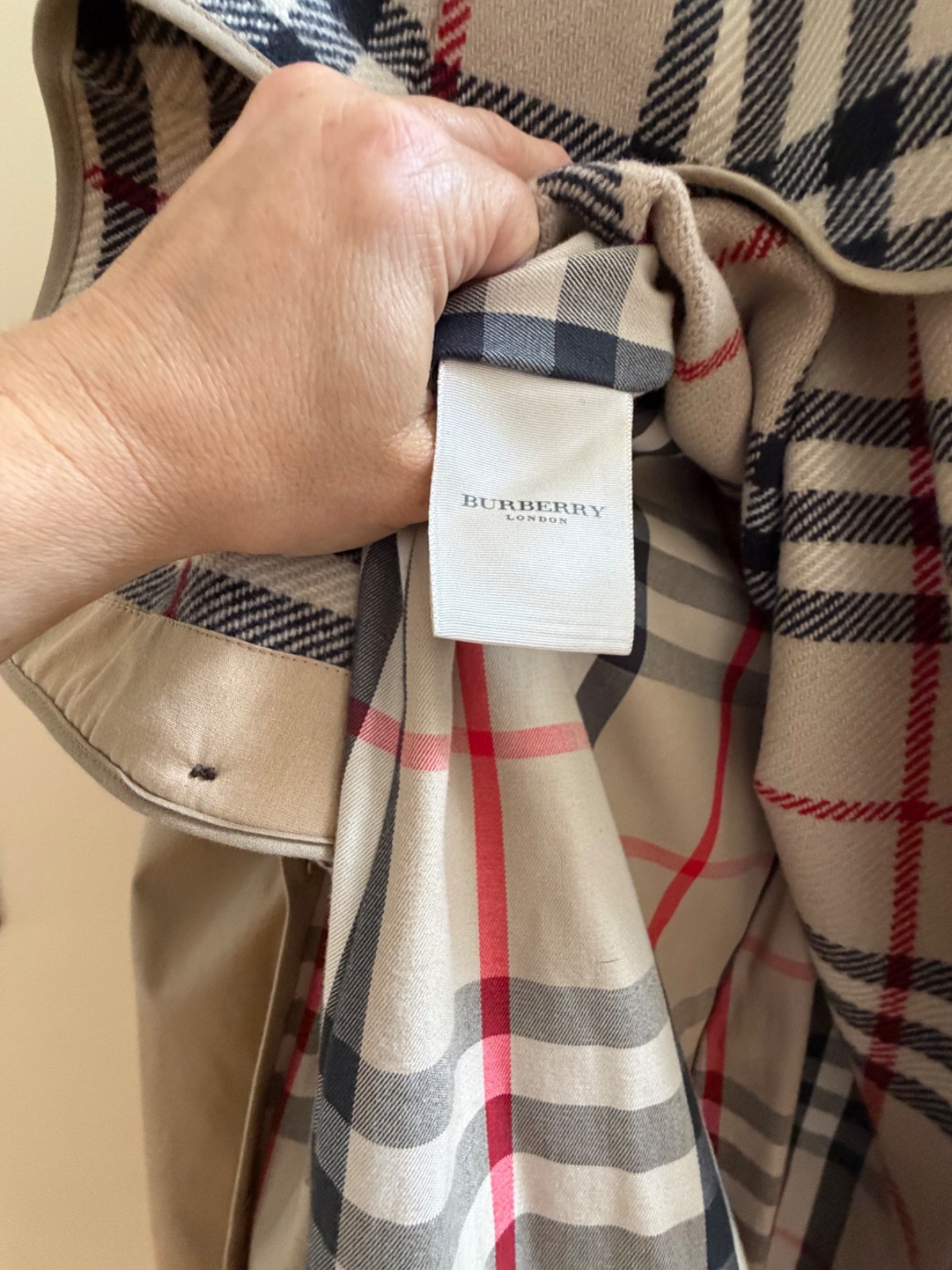 Burberrys Men’s TrenchCoat Nova Check Belted Vintage, includes wool liner, 42R
