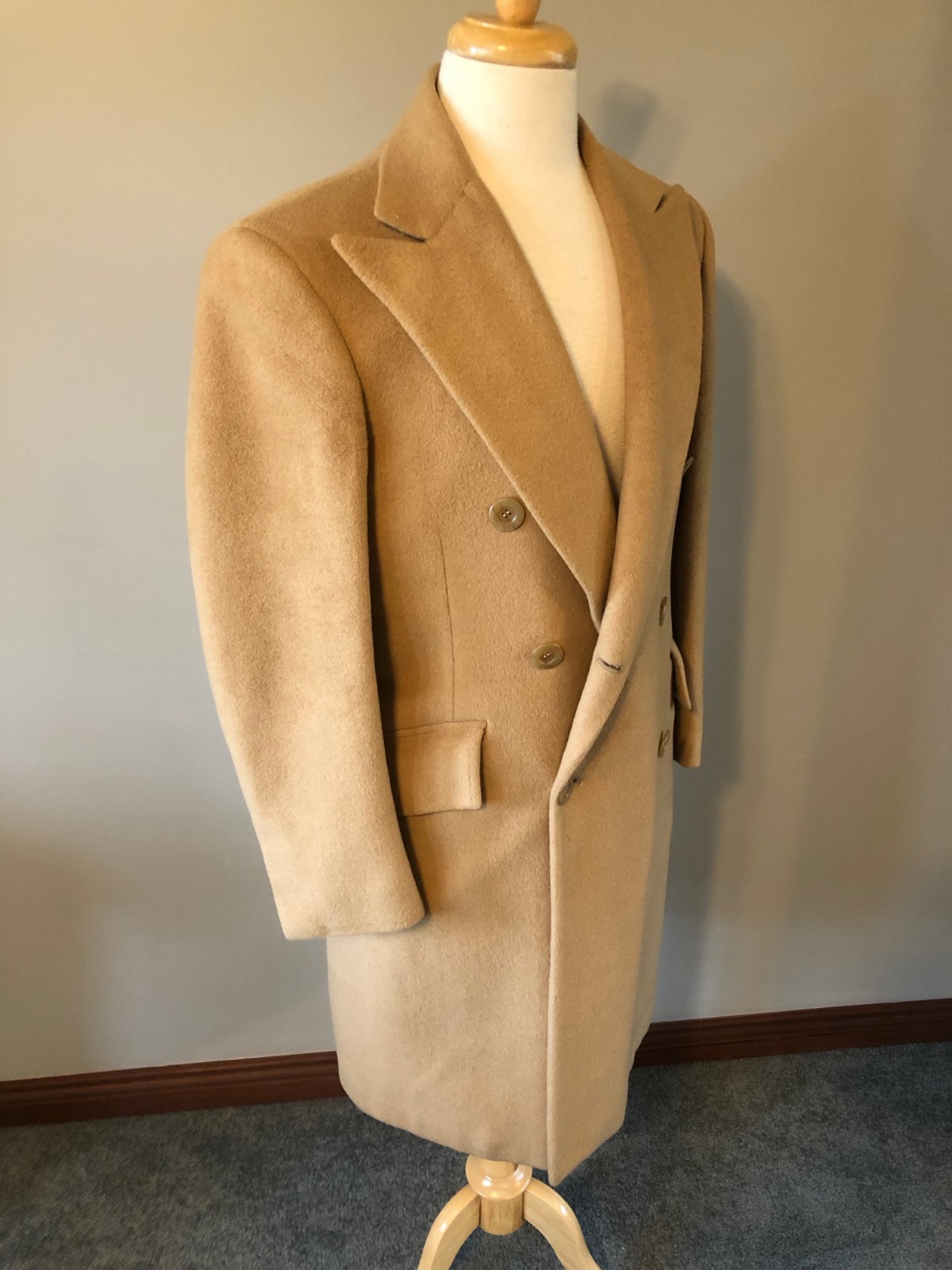Men’s Vintage Dunhill Tailors Camel Hair Double-Breasted Overcoat – Size 38