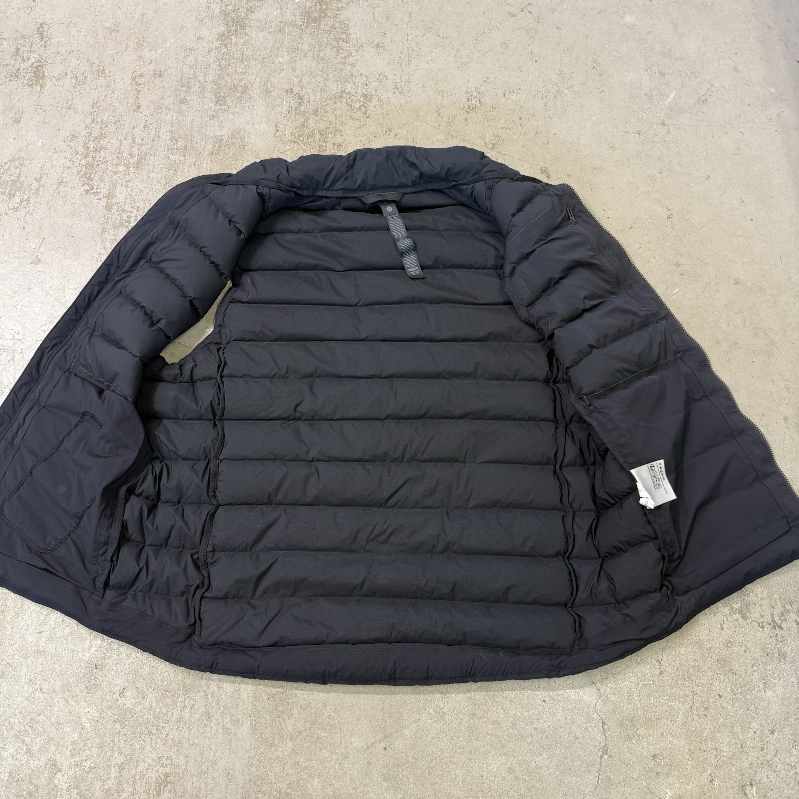 Lululemon Navigation Down Vest Evolve Men’s Small Black Puffer 700 Fill Nylon