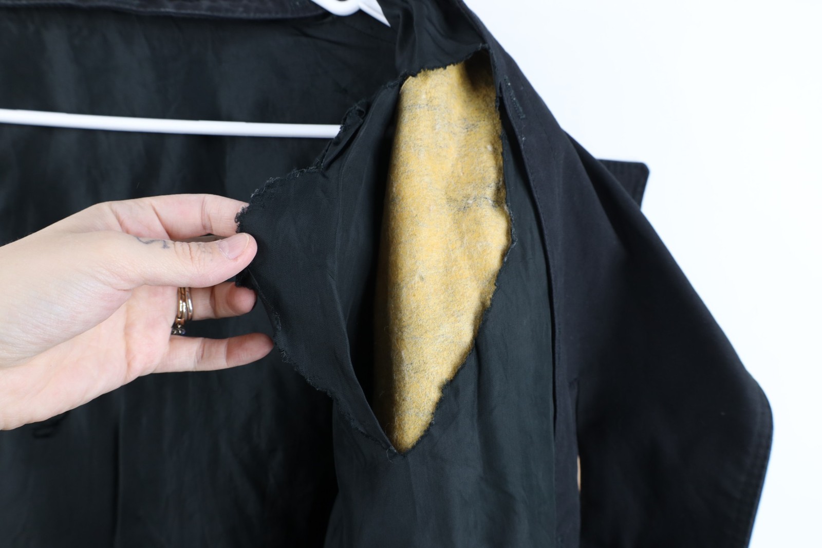 Vintage 70s Streetwear Mens 44R Distressed Belted Trench Coat Jacket Black