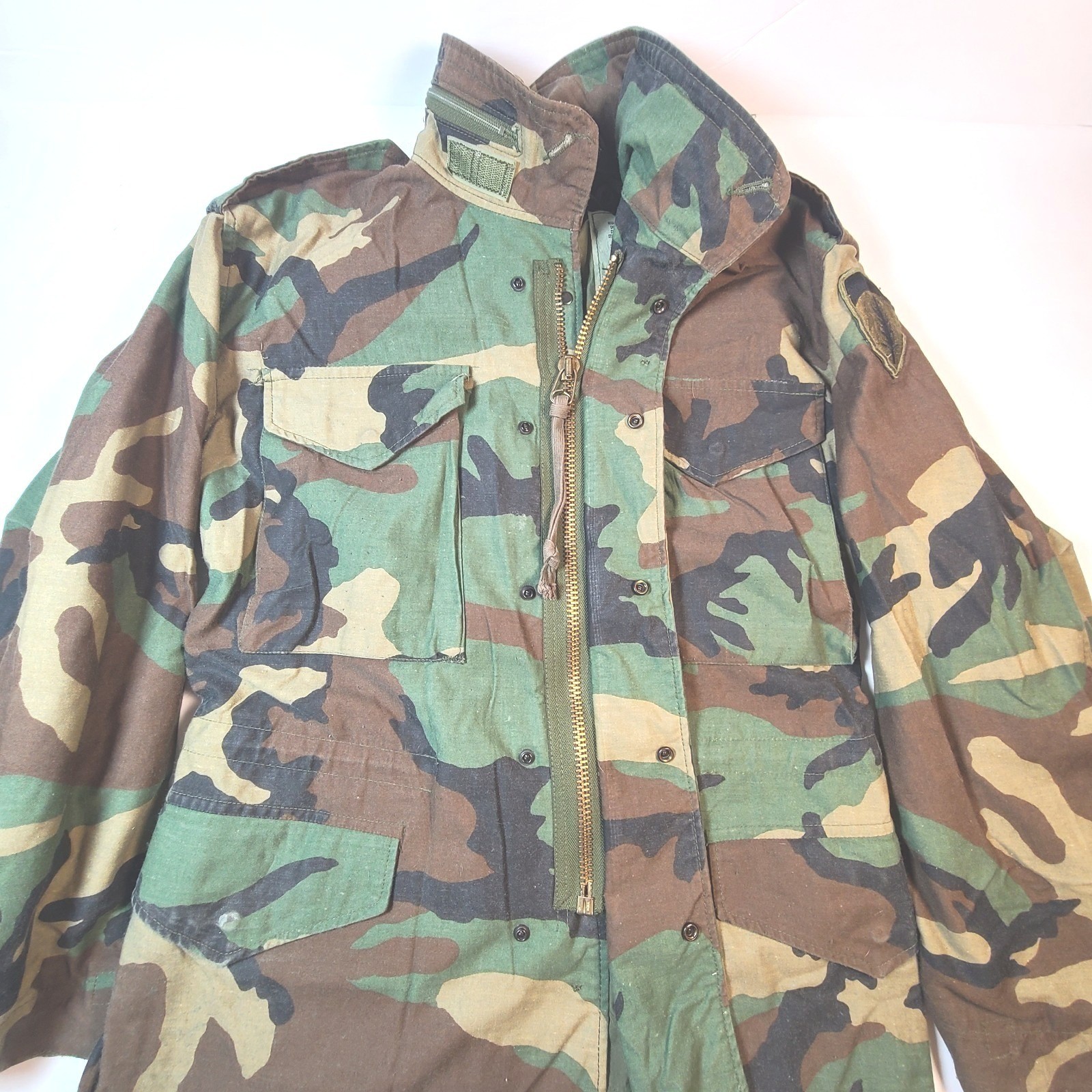 US Army Woodland Camo Field Jacket Airborne Patch Military Coat Mens XS
