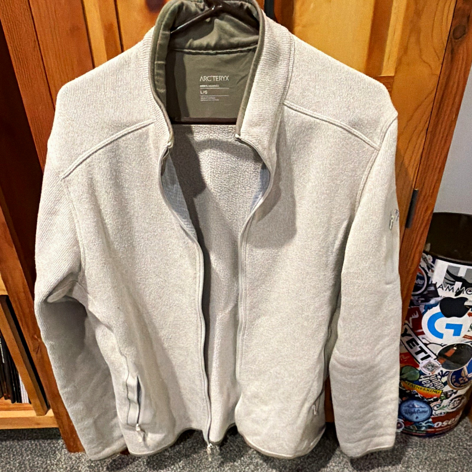 Arc’teryx Men’s Covert Cardigan Large Cream/Oatmeal Full Zip Fleece Jacket