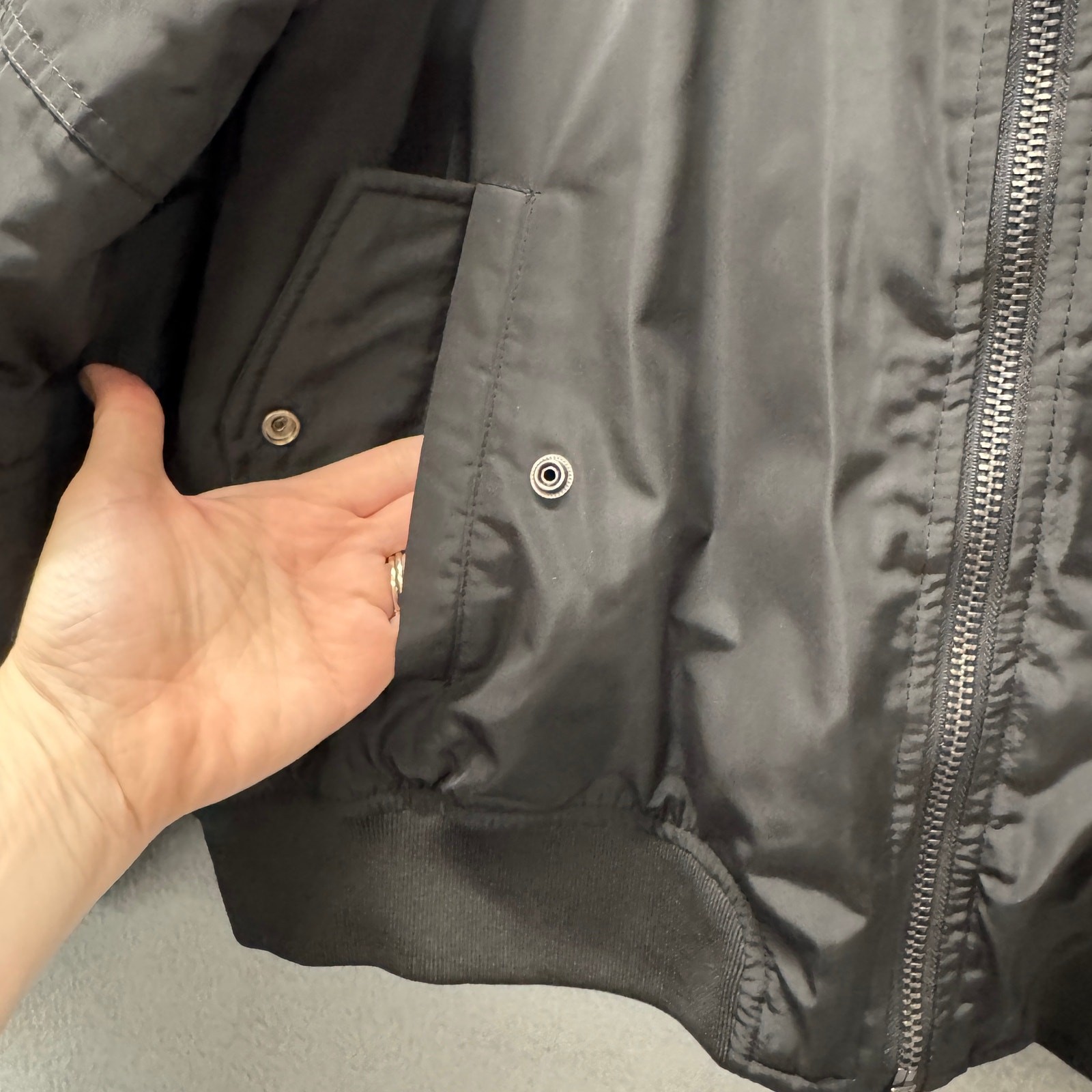 Stoosh Bomber Jacket Mens XL Black Full Zip Quilted Lining Snap Pockets Outdoor