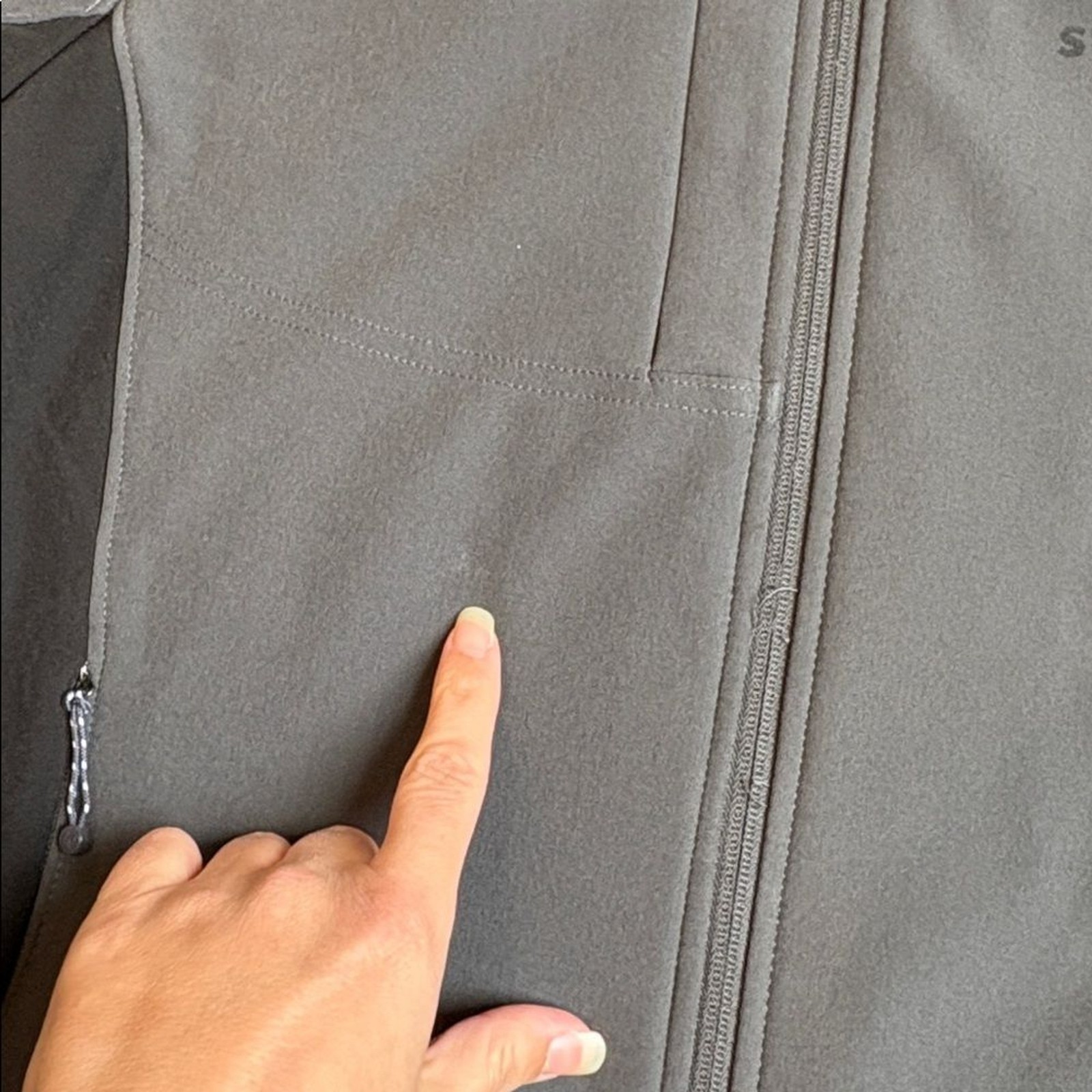 Starbucks Softshell Performance Jacket Men’s XL Gray and Black Fitted Full Zip