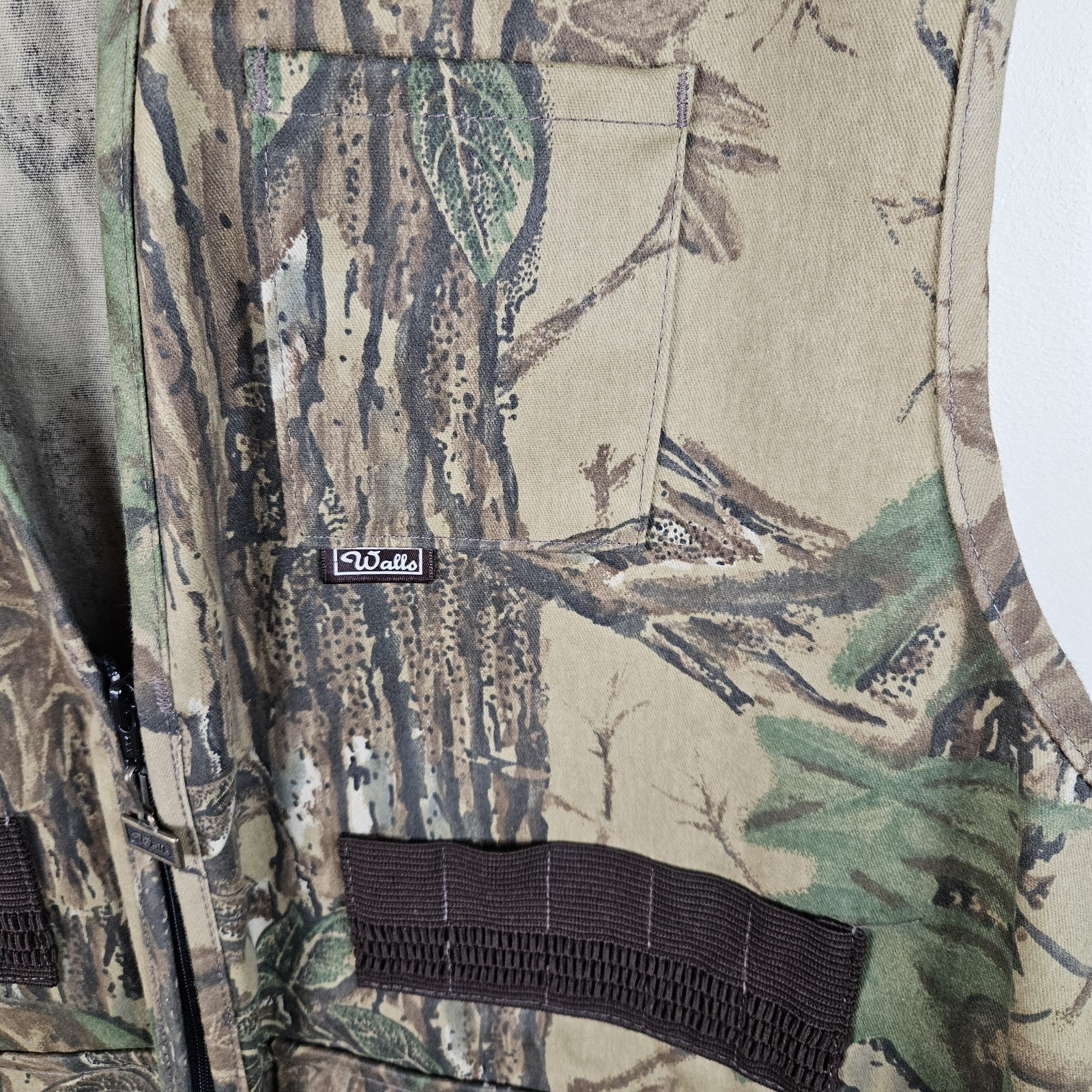 Vtg Y2K Walls Hunting Vest Mens XL Camo Gorpcore realtree Game Bag Made in USA