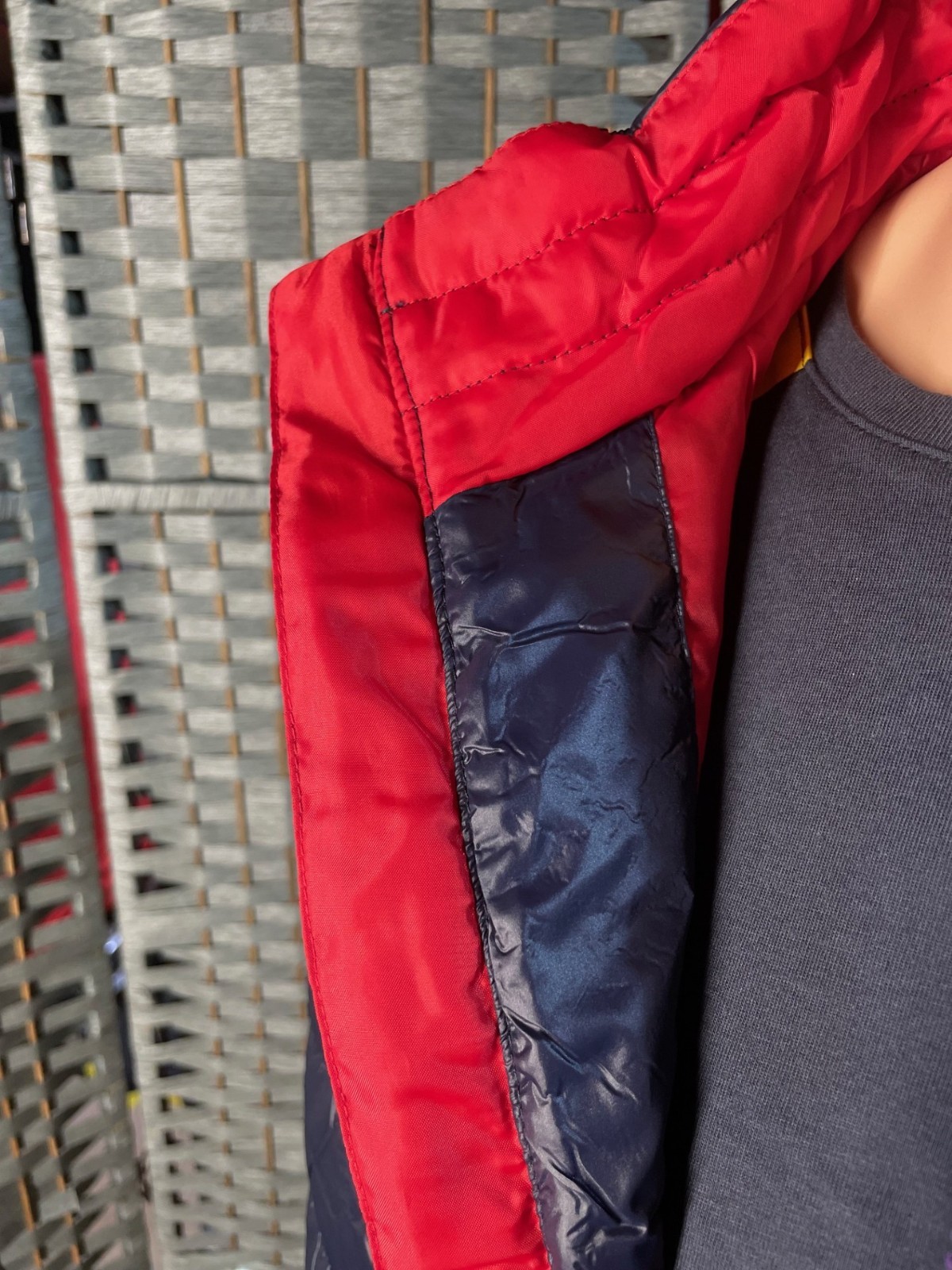 NEW Red Bull Racing F1 Men’s Down Vest 2012 Genuine Vintage FREE SHIPPING!- XL