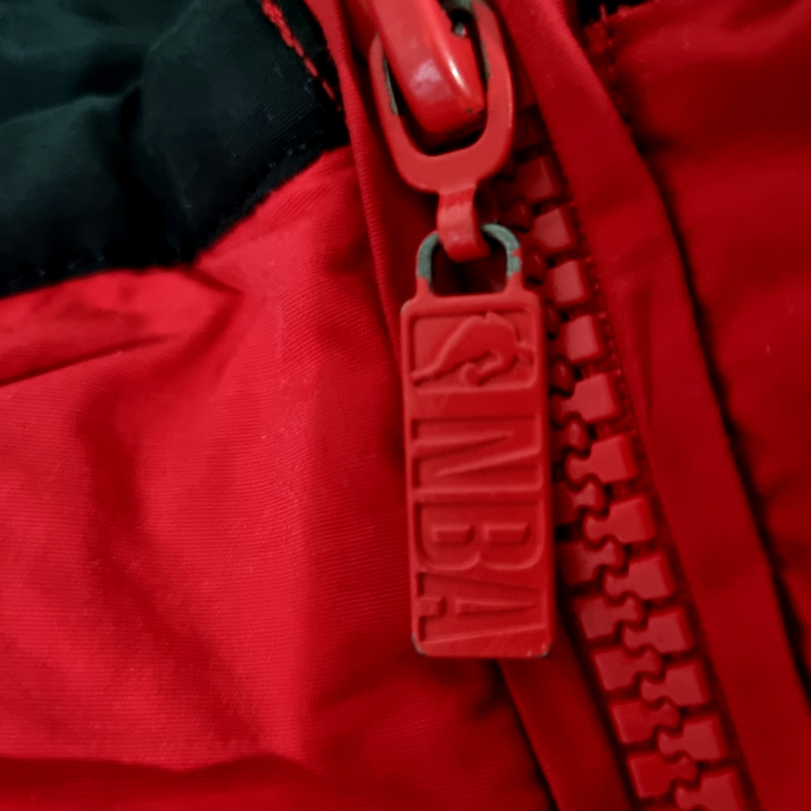 Chicago Bulls Bomber Jacket NBA Red Black Colour Block Long Sleeve Men Size M