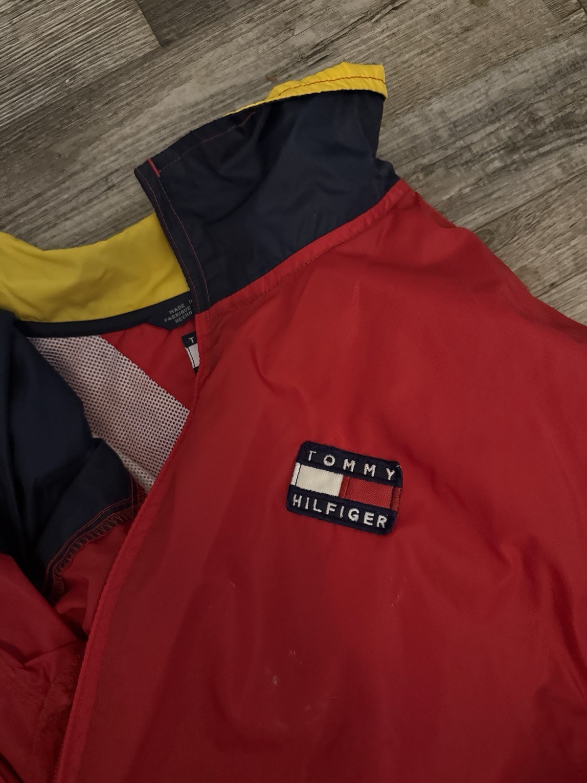 Tommy Hilfiger Men’s Colorblock Windbreaker Full Zip Stand-Up Jacket L Red