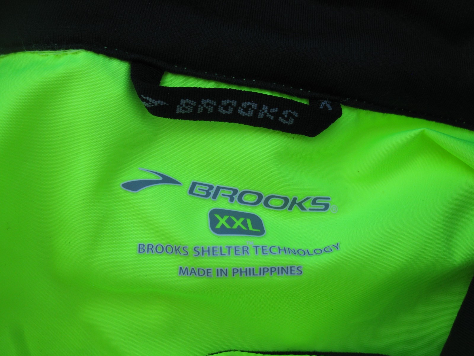 Brooks zip front 2 pocket poly/spandex blend high visibility vest men’s size XXL