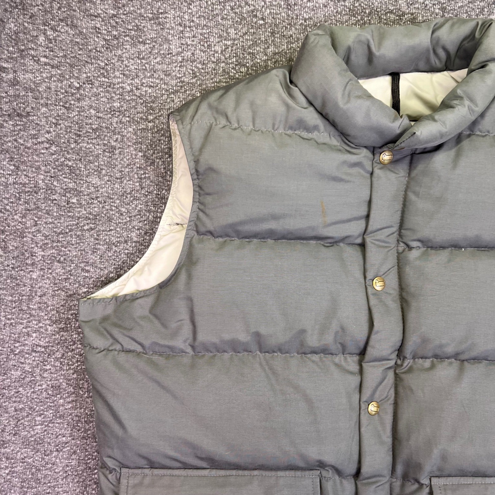 Woolrich Puffer Vest Mens XL Gray Vintage Down Filled Outdoor Utility Full Zip