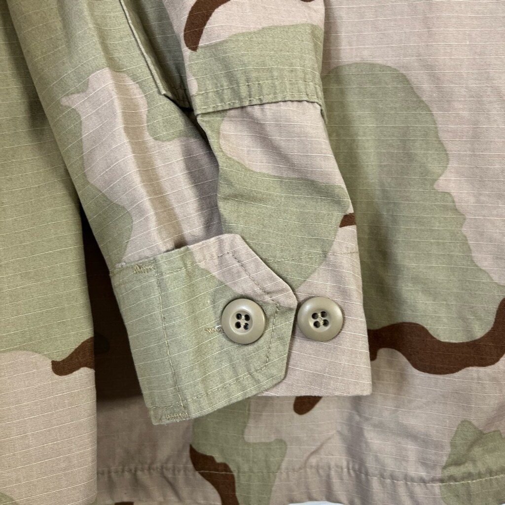 U.S. Military Airforce camouflage Desert Combat Uniform Jacket size L
