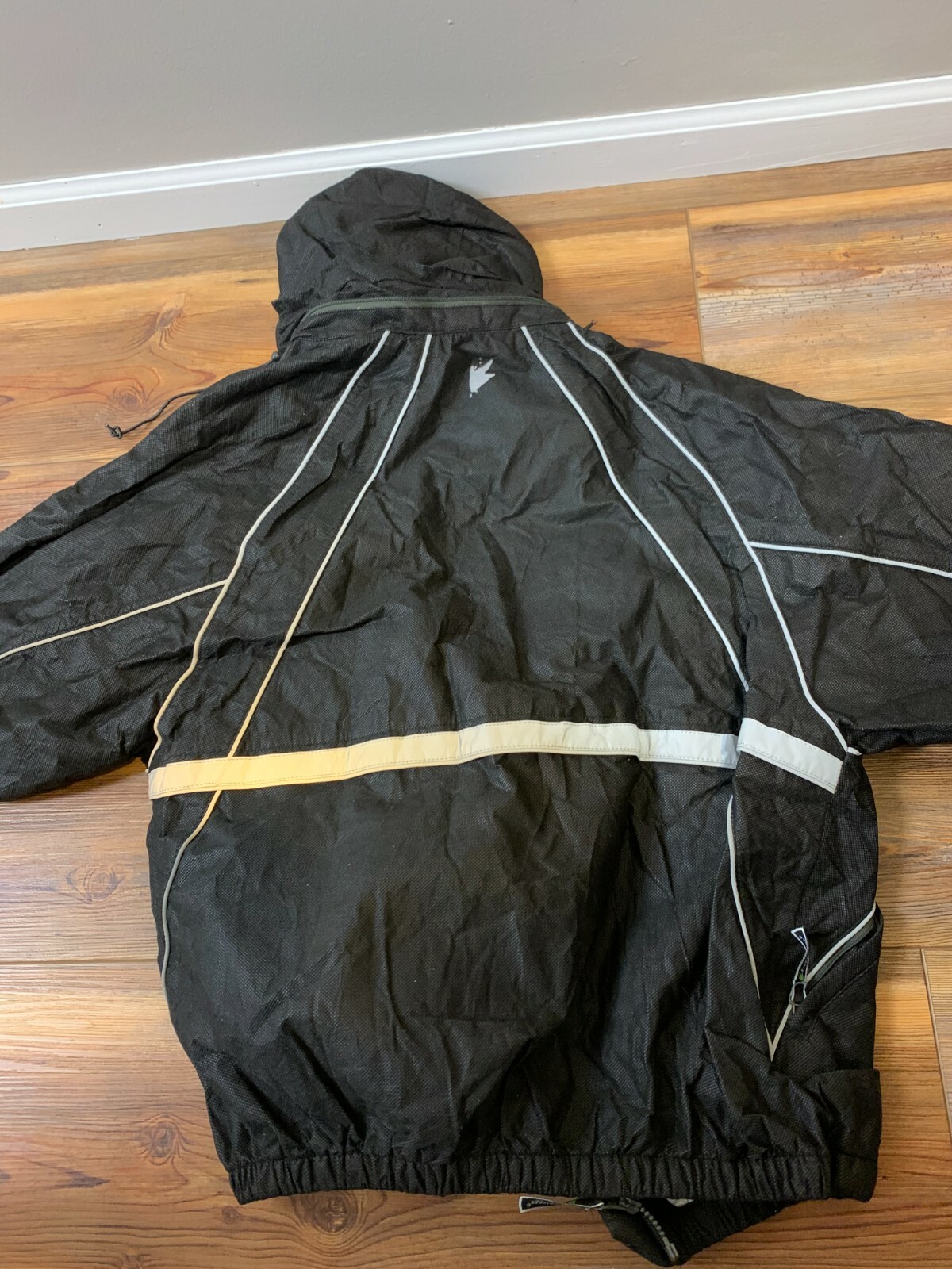 Frogg Toggs Outerwear black 100% polypropylene hooded Jacket Size L