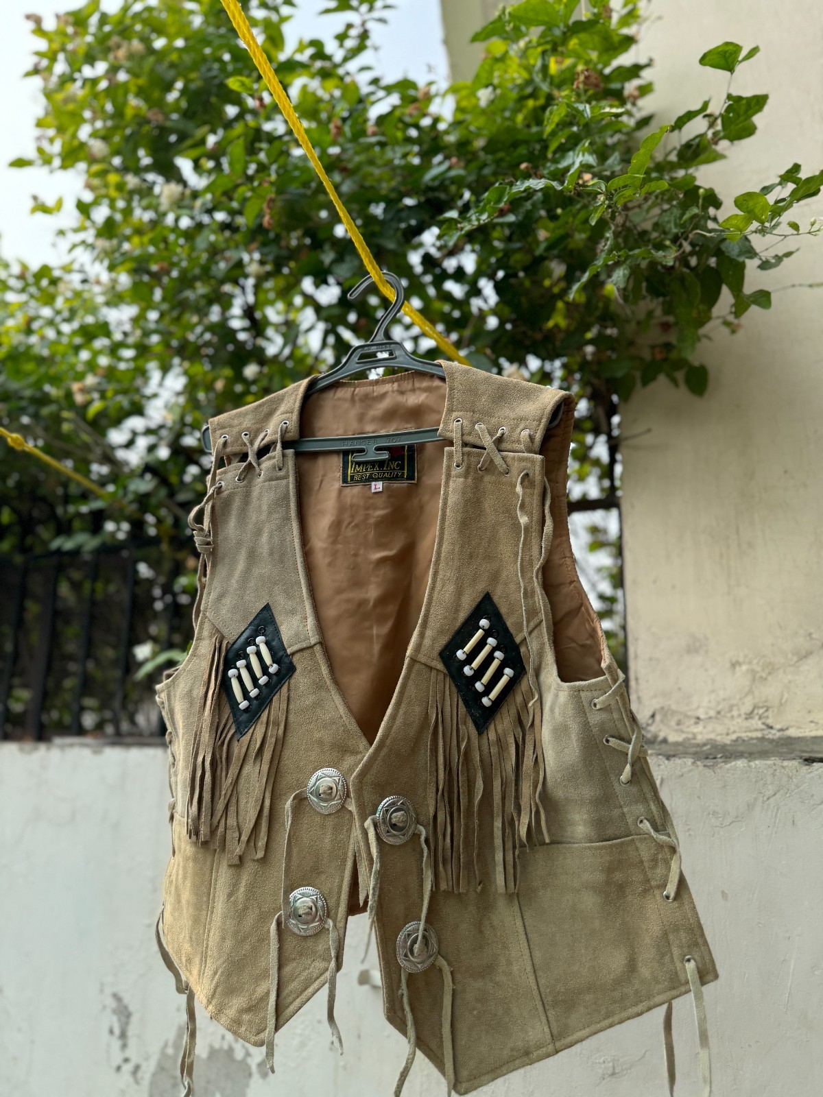 Vintage Western Suede Leather Fringe Vest Men’s Beige Lace-Up Concho
