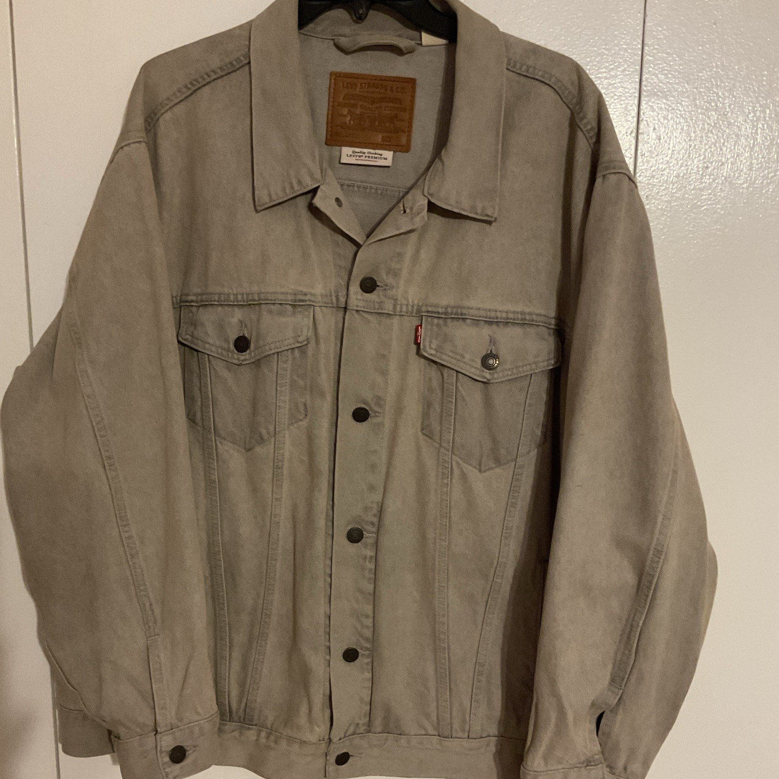 Levi Strauss & Co. Levi’s Premium Men’s Gray Trucker Jacket XL Button Pockets
