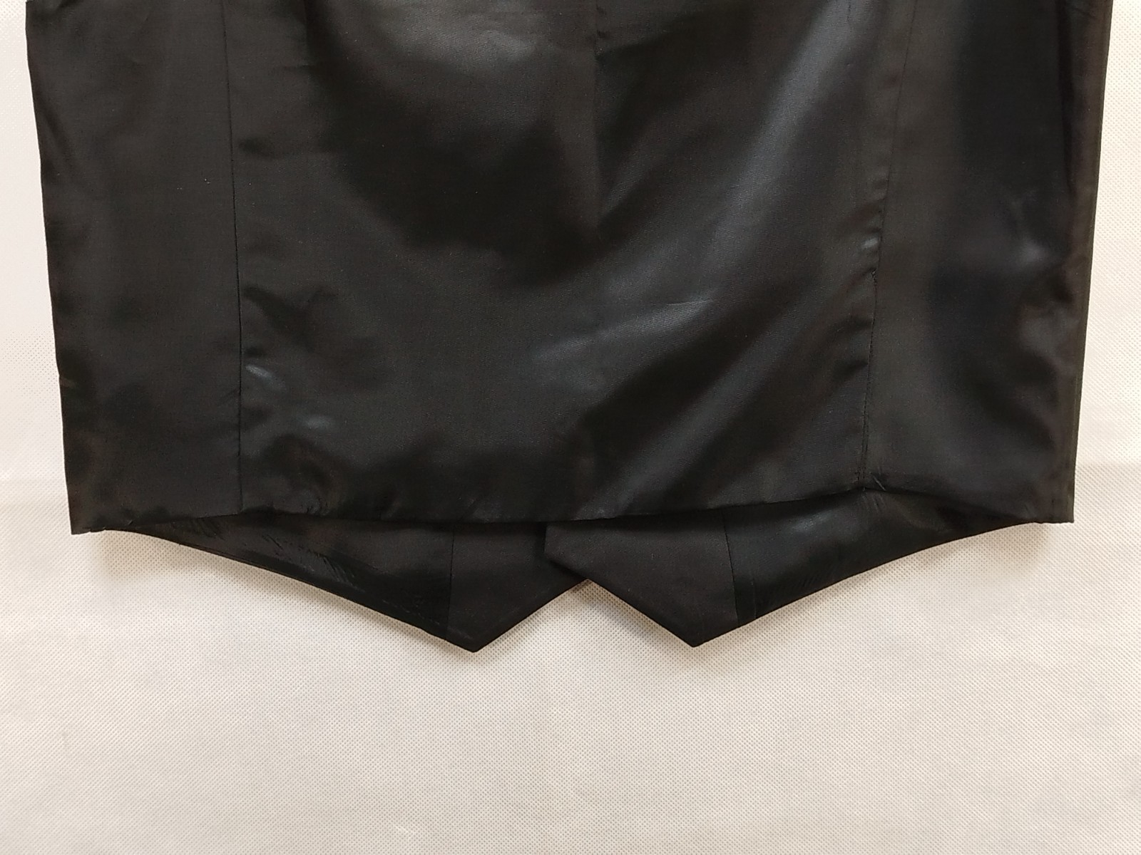 Calvin Klein Mens Core Four-Button Vest Large Black viscose blend llined Mint