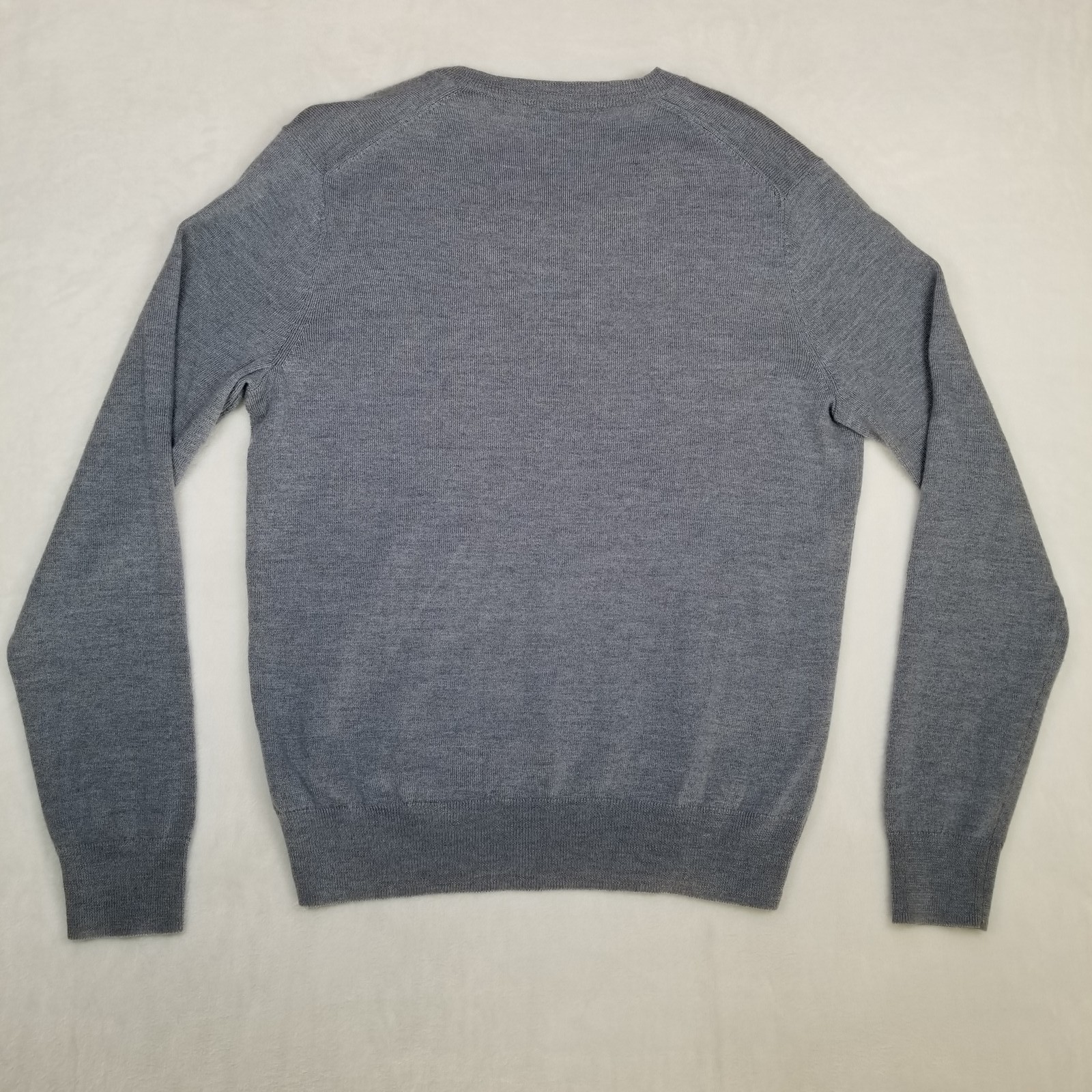 Saks Fifth Avenue Men’s V-Neck Extra Fine Merino Wool Sweater Size Medium Gray