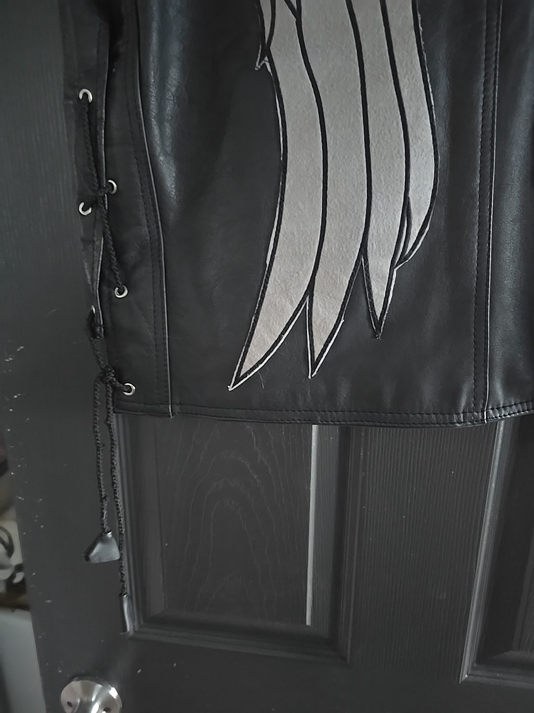 THE WALKING DEAD – DARYL DIXON ANGEL WINGS LEATHER VEST JACKET – Medium