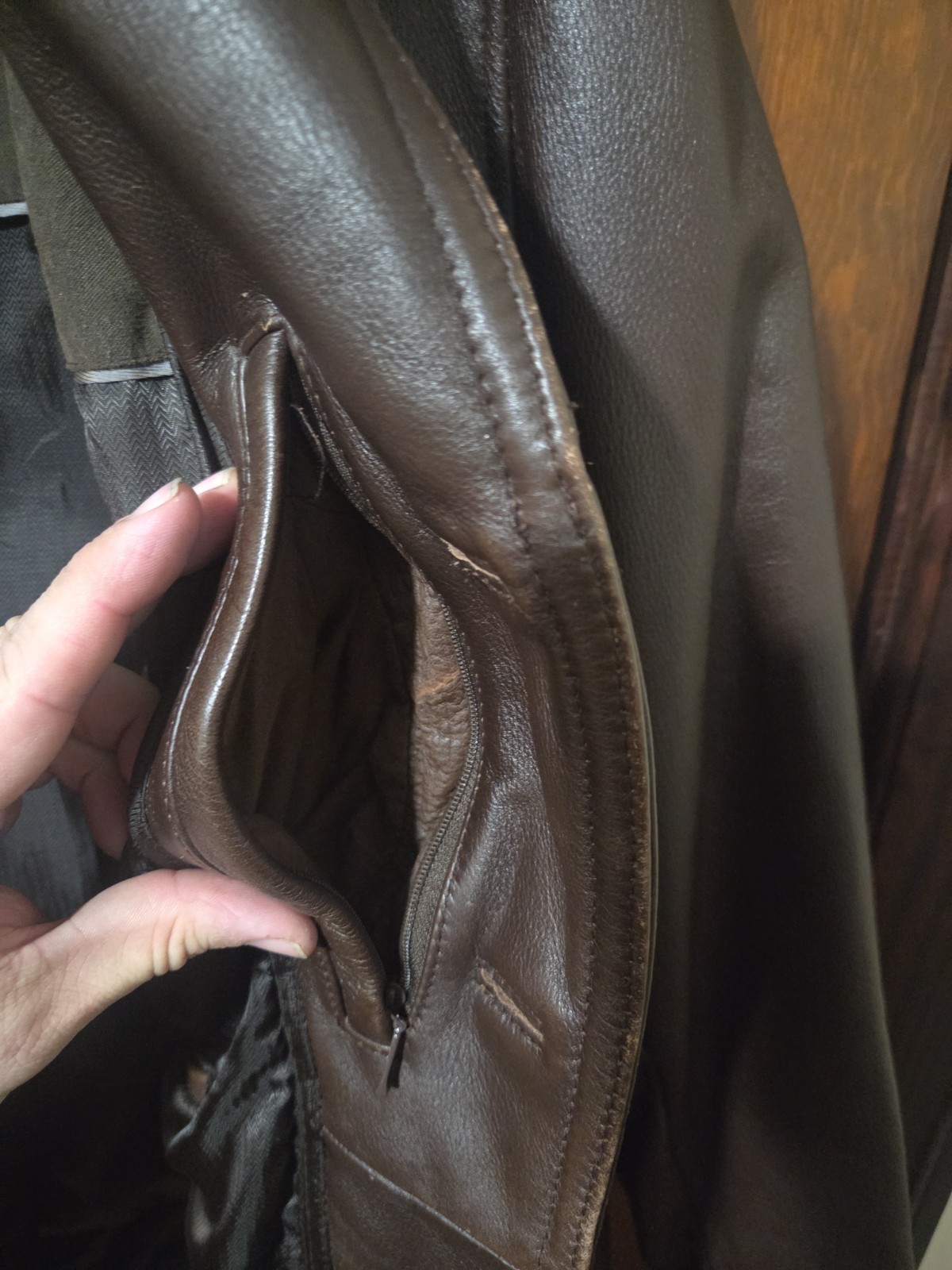 Wilson’s Leather Jacket Men’s Large Thinsulate Inner Ribbed Trim Front Zip Brown