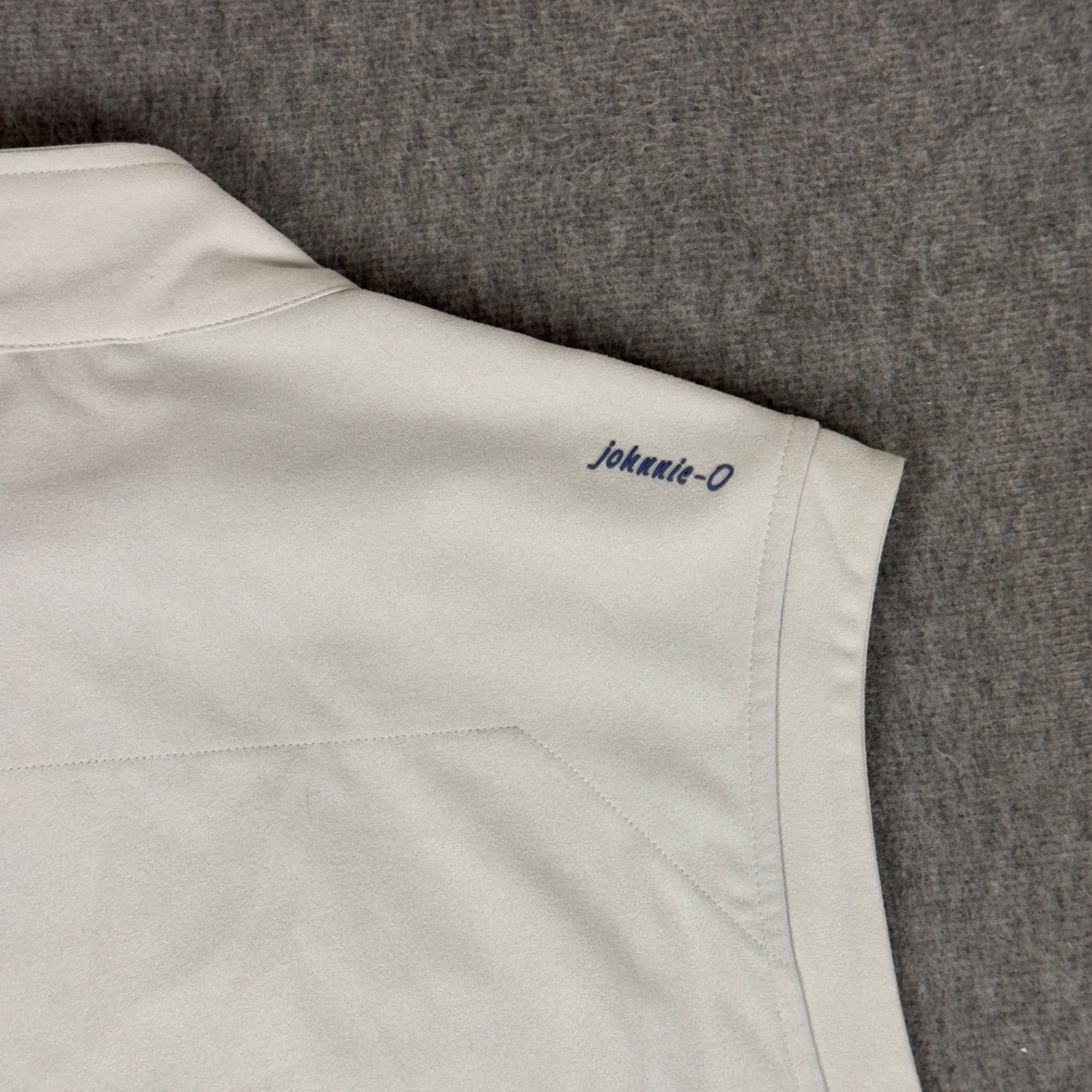 Johnnie-O Knockdown Softshell Vest Mens M Gray Chrome Golf Solar Gas Logo