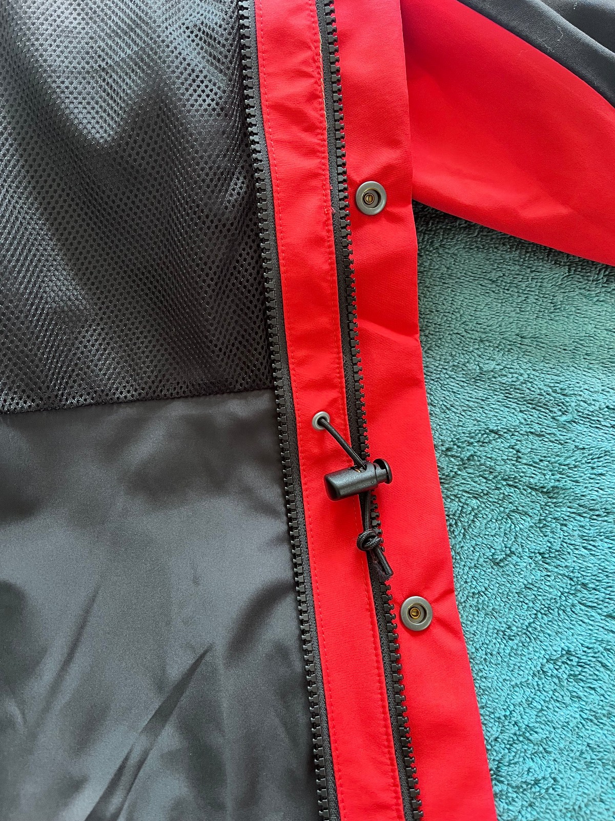 The North Face 1994 Retro Mountain Futurelight Jacket – Fiery Red [Medium, Used]