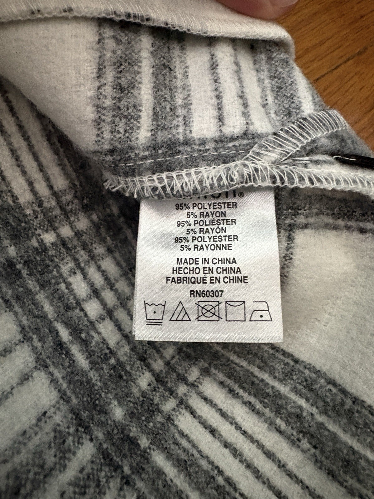 Union Flannel – Men’s Large, White/Grey