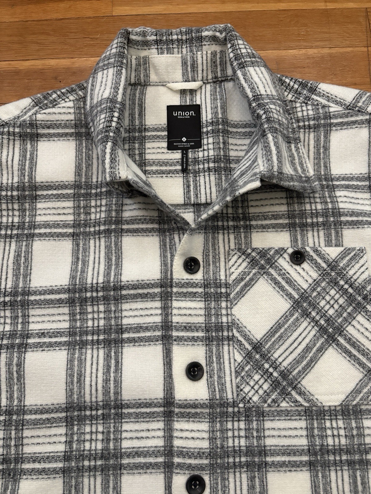 Union Flannel – Men’s Large, White/Grey