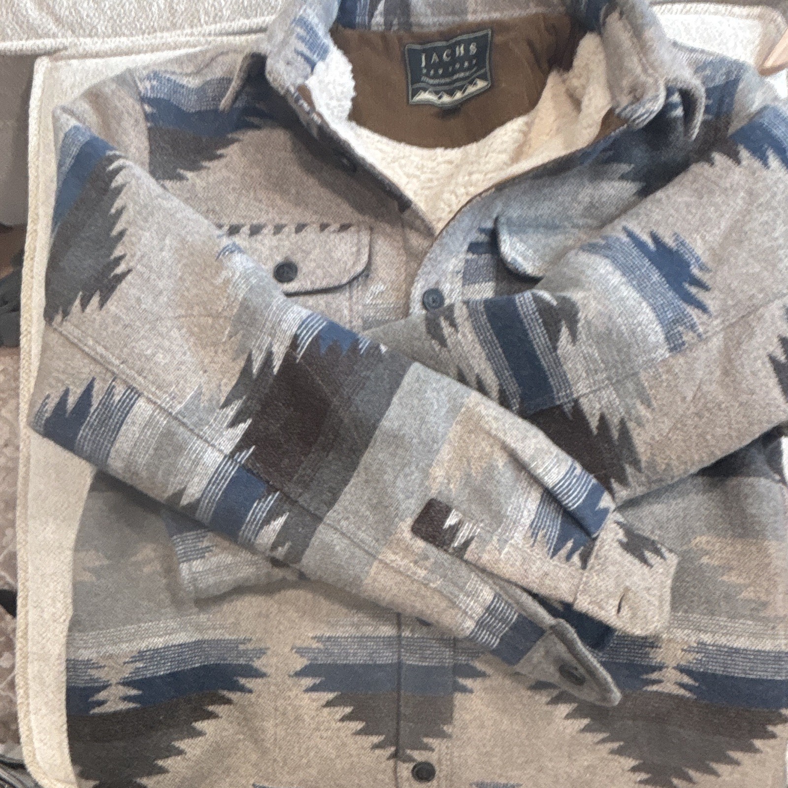 JACHS New York Men’s M Sherpa lined jacket, blue/gray geometric pattern