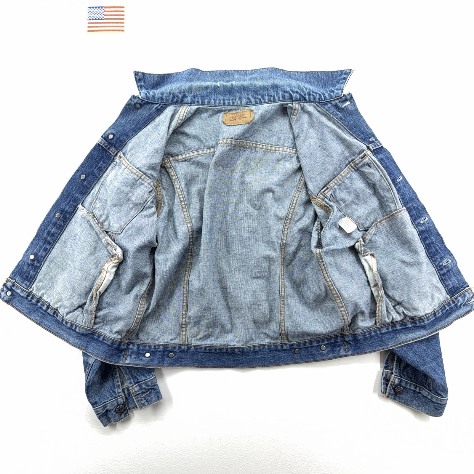 Vintage Levi’s Denim Trucker Jacket Type 3 III 70506-0216 Size 44 Made In Canada