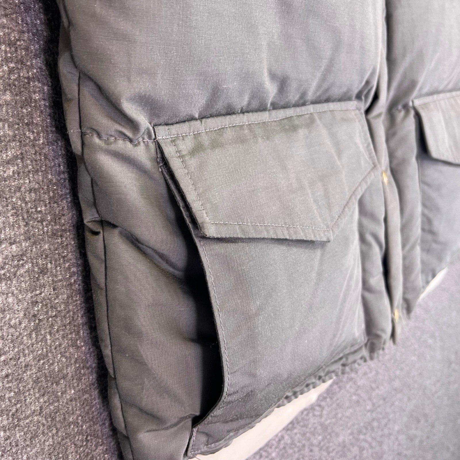 Woolrich Puffer Vest Mens XL Gray Vintage Down Filled Outdoor Utility Full Zip