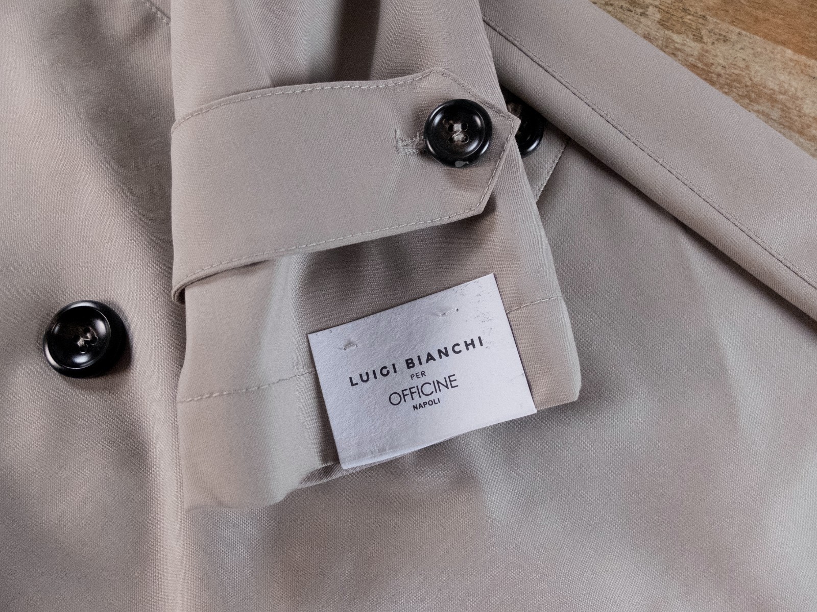 (NO CUSTOMS TAX) LUIGI BIANCHI SARTORIA beige wool trench coat Size 40 / Large