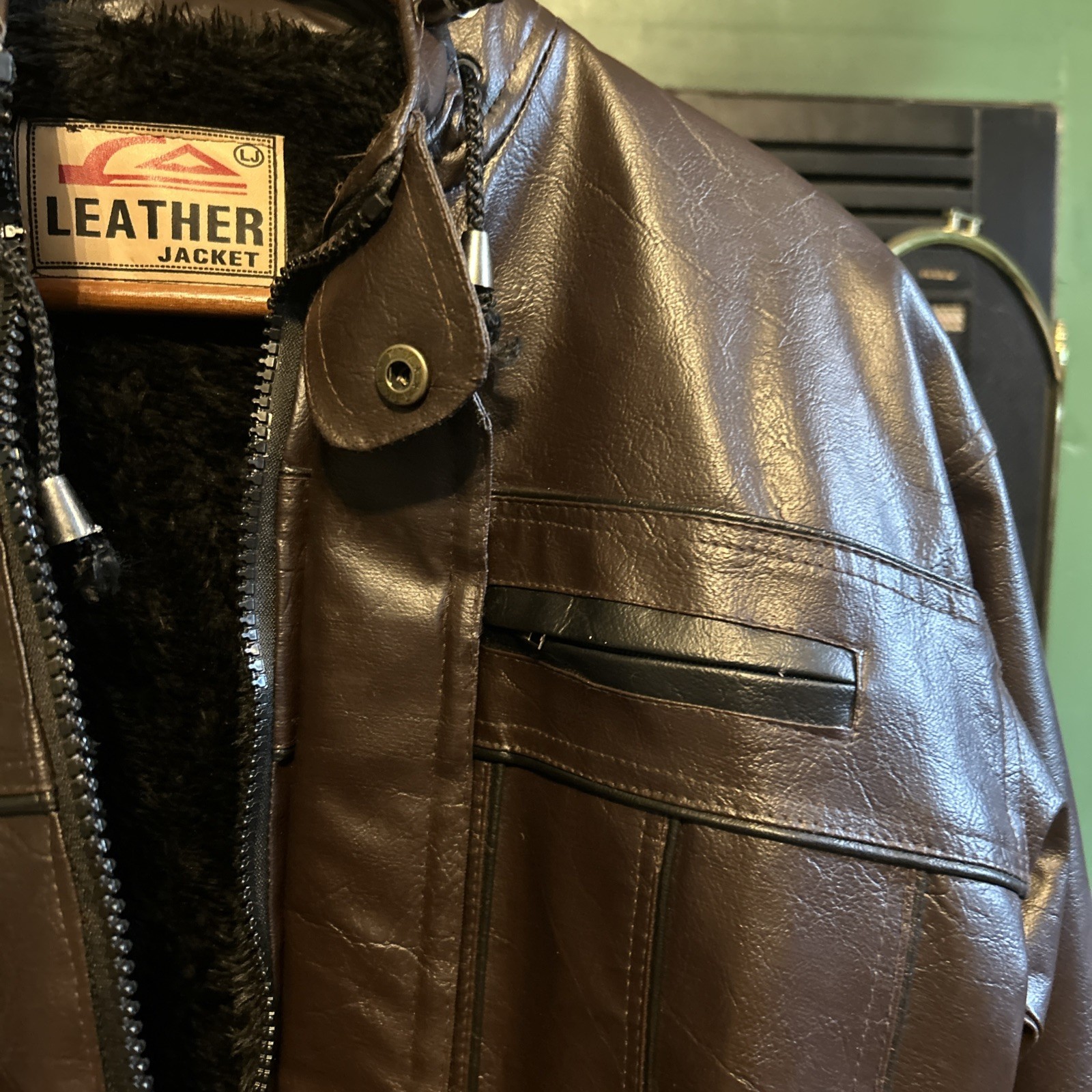 Leather Jacket; genuine leather Bomber jacket; men’s S; 40 In Chest