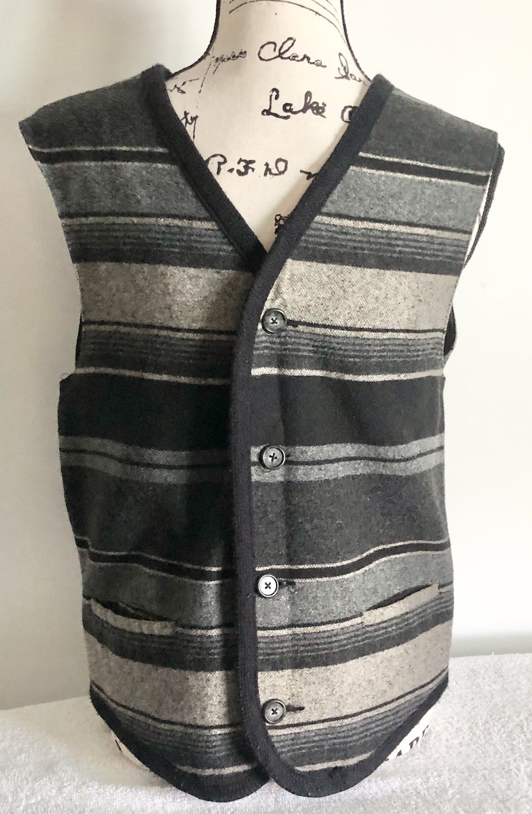 Vintage GAP Vest Mens Wool Blend Striped Button Up Gray Vest – Size Small – VGC