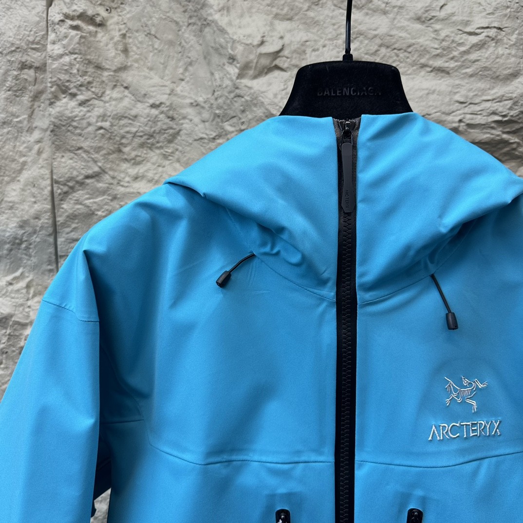 Arcteryx Alpha SV winter Jacket Men’s BRIGHT BLUE Size M new