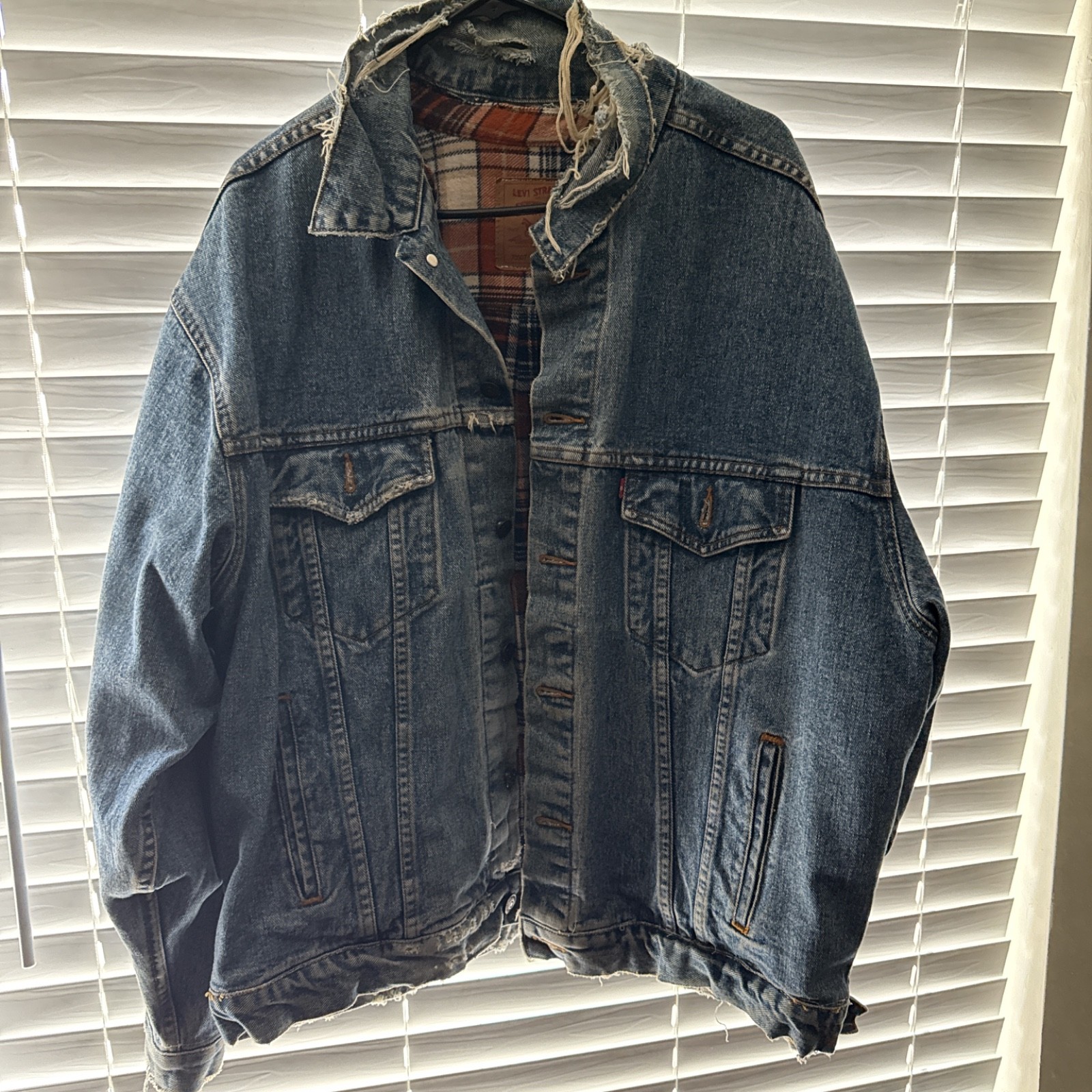 VINTAGE DISTRESSED LEVIS JACKET! REVERSIBLE FLANNEL CUSTOM 1 OF 1 PIECE!