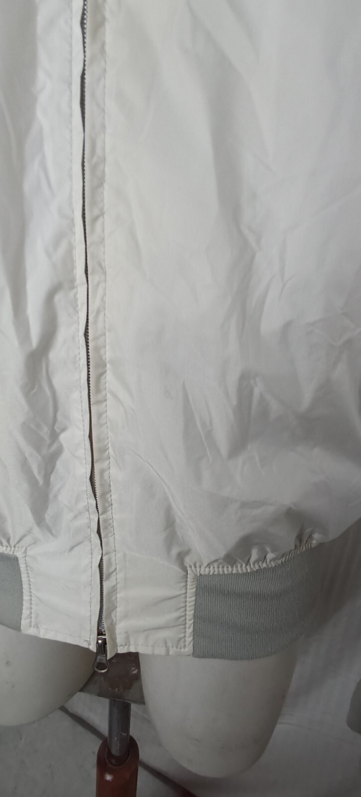 Item d3235 Men’s Belstaff Jacket White/Grey, Size XL, Polyester, Underarm