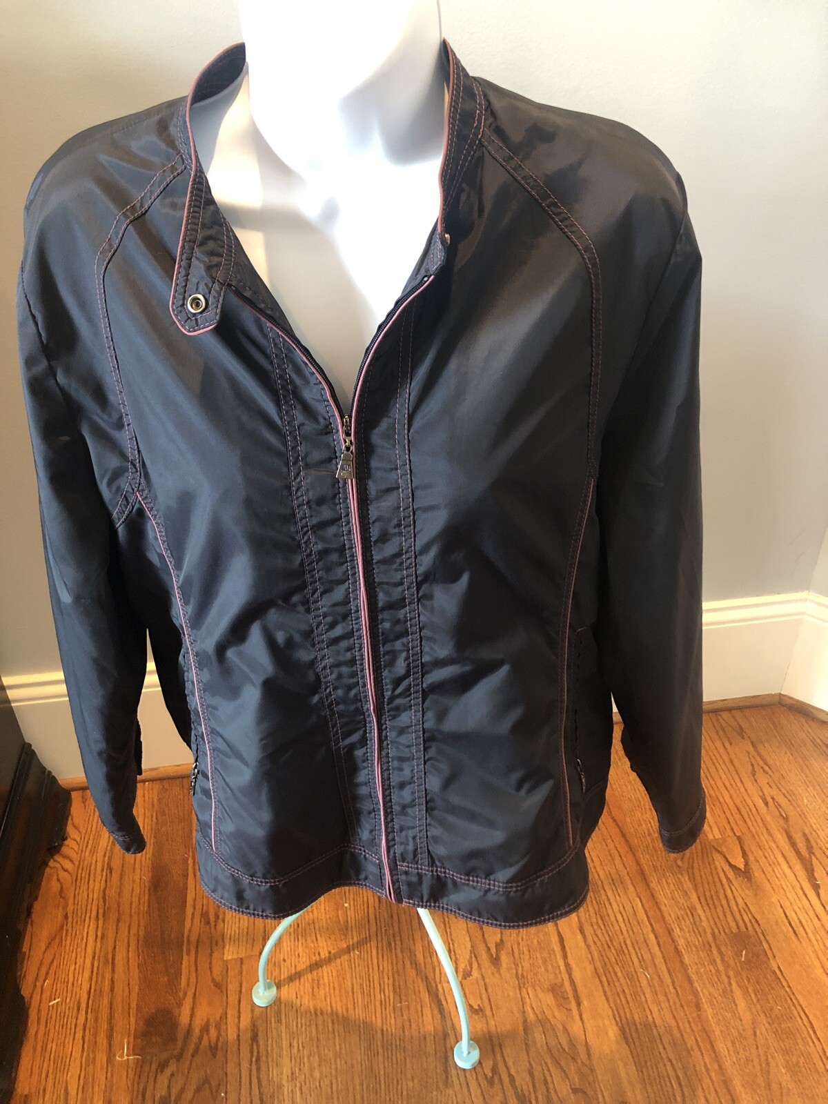 Crocodile Ladies 105cm (Large?) Blue Windbreaker Zip Jacket WPurple Stitching