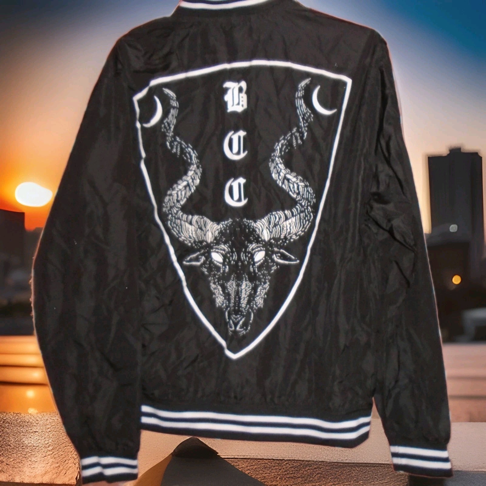 BLACKCRAFT CULT LIGHT JACKET UNISEX ADULTS MEDIUM NWT BY HOT TOPIC