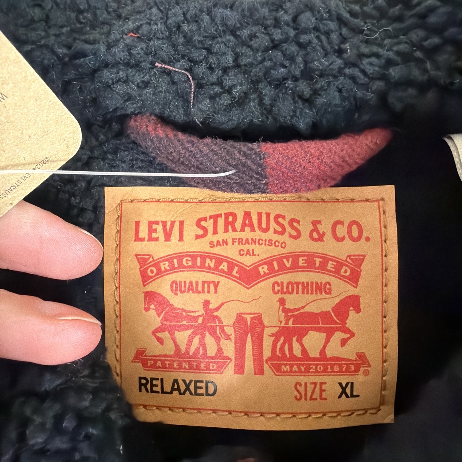 Levi’s Relaxed Fit Plaid Trucker Jacket Men’s Size XL Red/Black Sherpa Lined