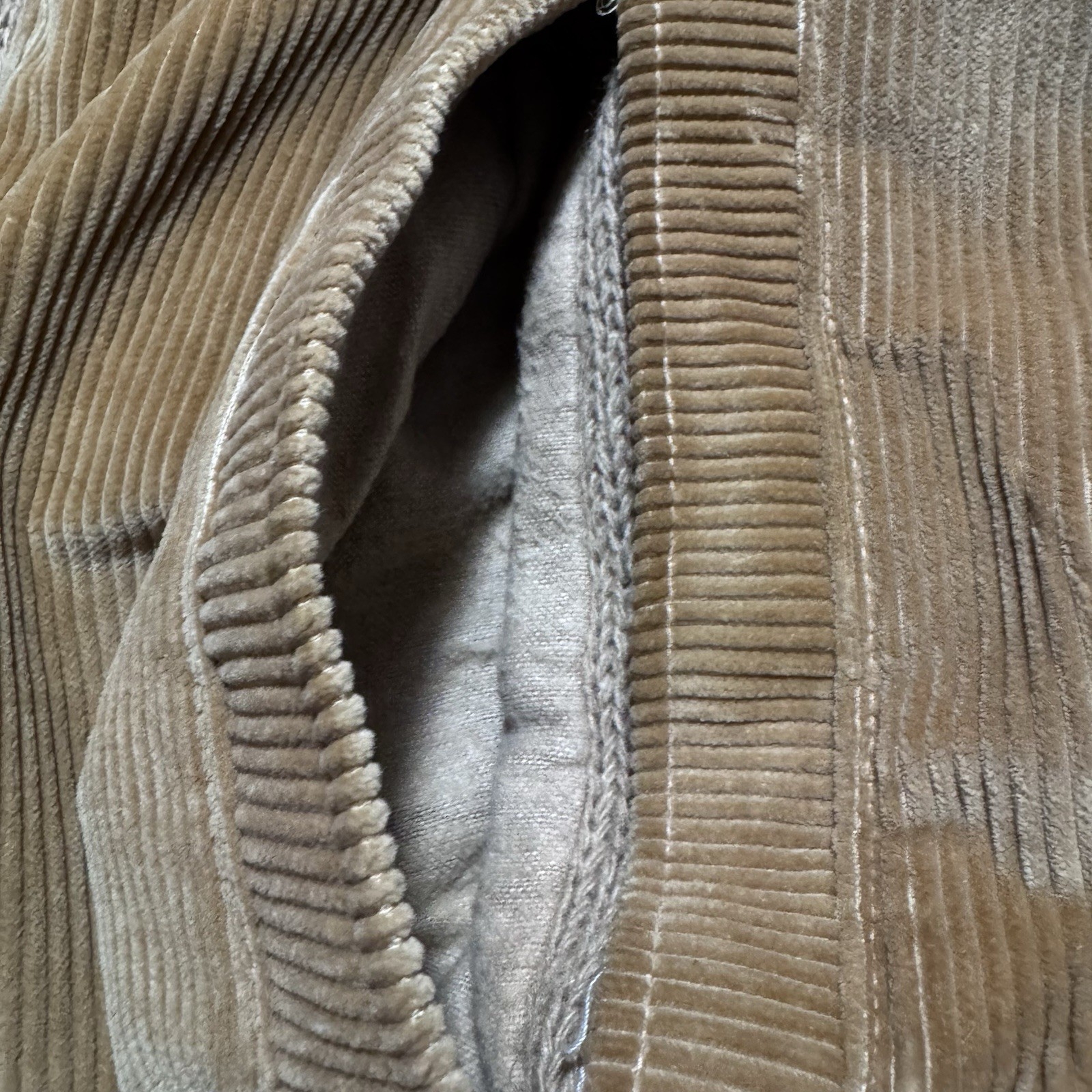 VTG 60s Campus Tan Corduroy Faux Fur Lined Jacket With Knit Sleeves Size 44 USA