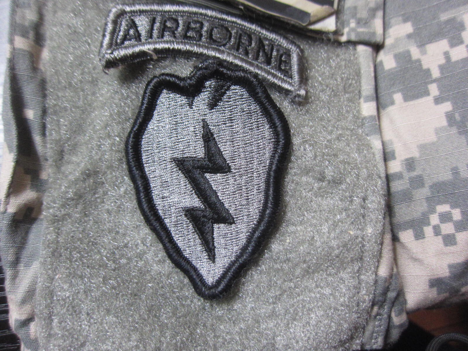 U.S. Army Coat Combat Uniform Size Medium Short Camo Military Hunting