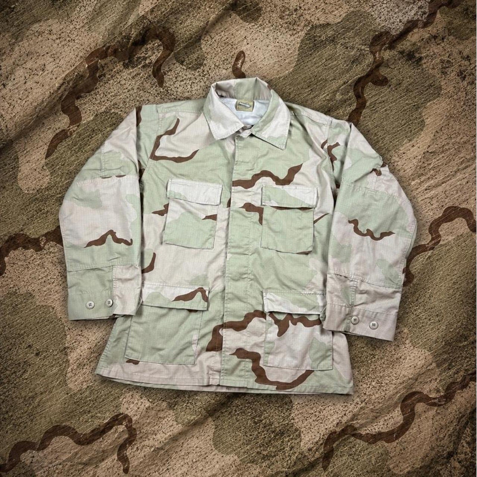 Vintage 1999 U.S. Military 3-Color Desert Camo BDU Jacket | Medium Regular