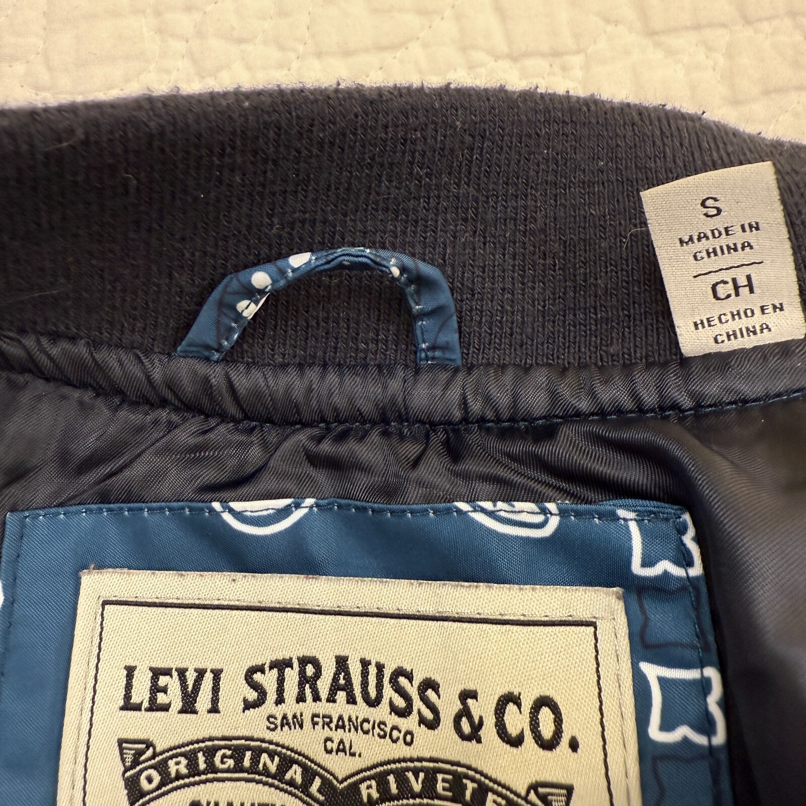 RARE Levi’s Paisley Blue Bandana Quilted Bomber/Puffer Jacket Size Small EUC