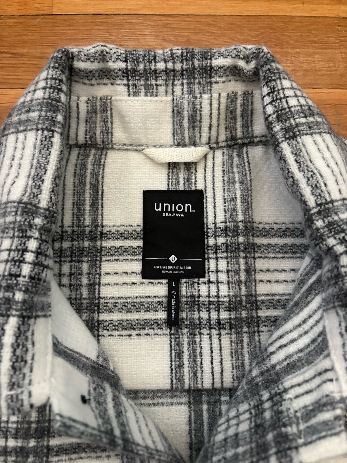 Union Flannel – Men’s Large, White/Grey