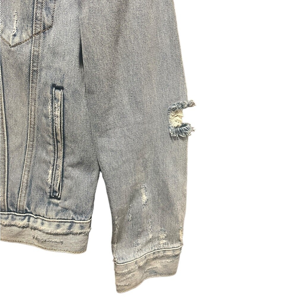 LEVI’S Strauss Men’s Blue Denim Trucker Distressed Jean Jacket Size Men’s small