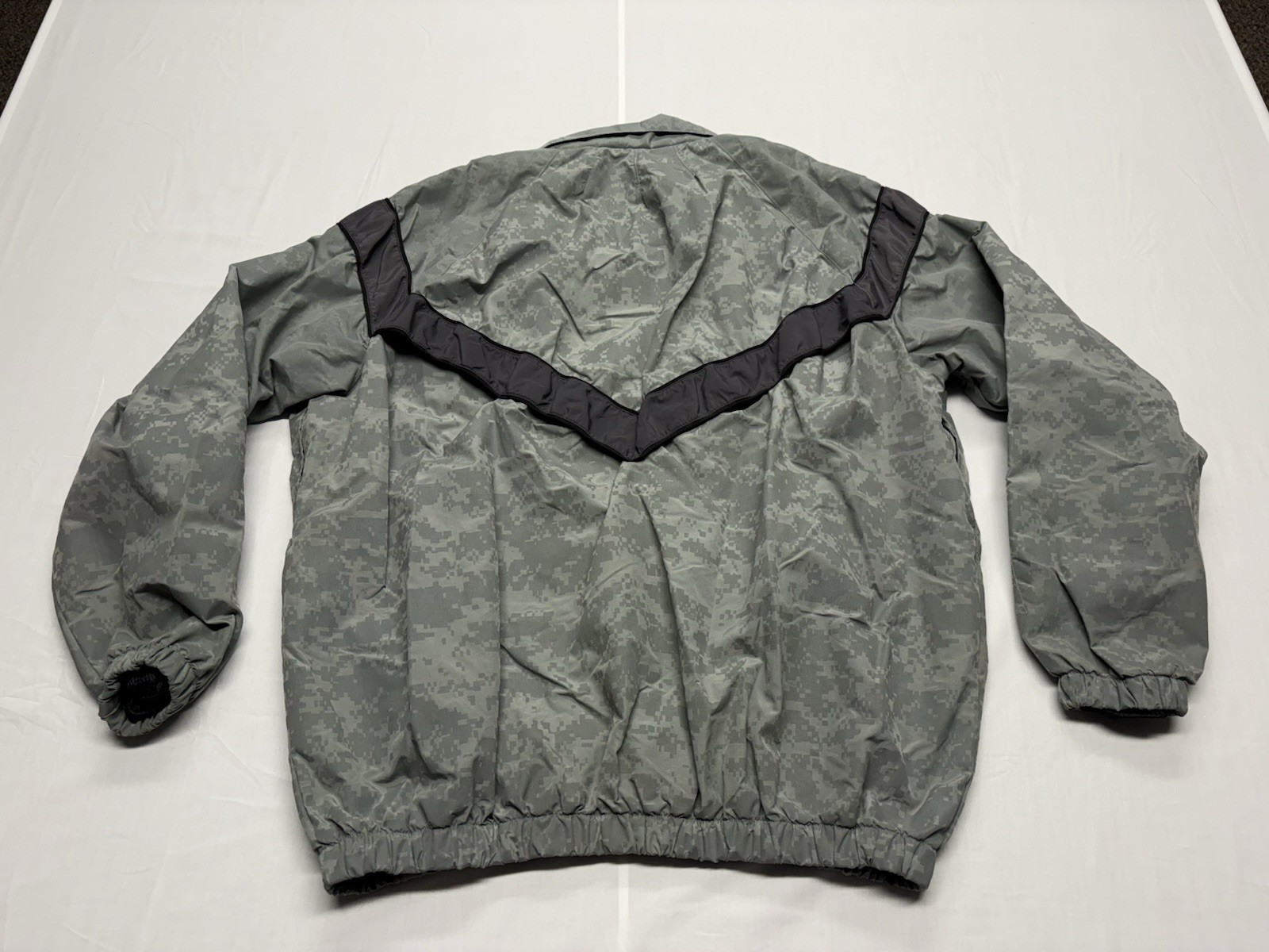 United States Army IPFU Full Zip Camouflage Jacket Size Large Long