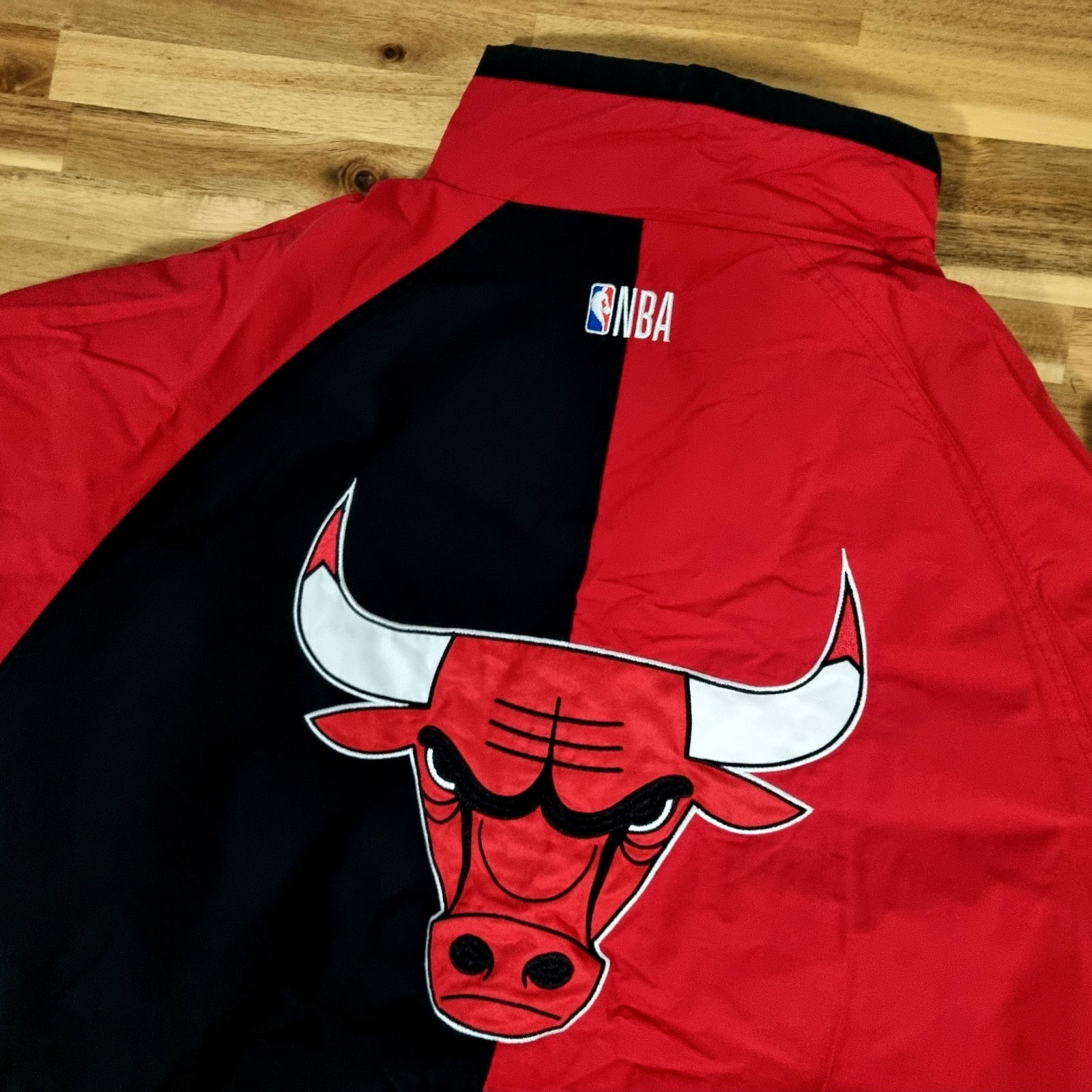 Chicago Bulls Bomber Jacket NBA Red Black Colour Block Long Sleeve Men Size M